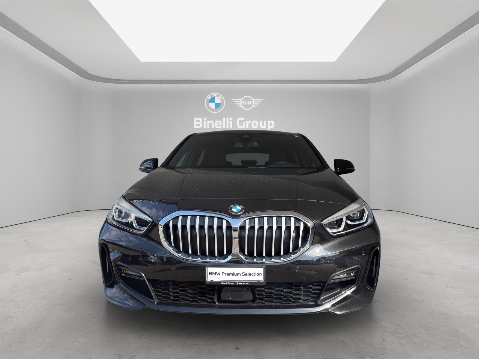 BMW 120d xDrive SAG-showroom-element-1