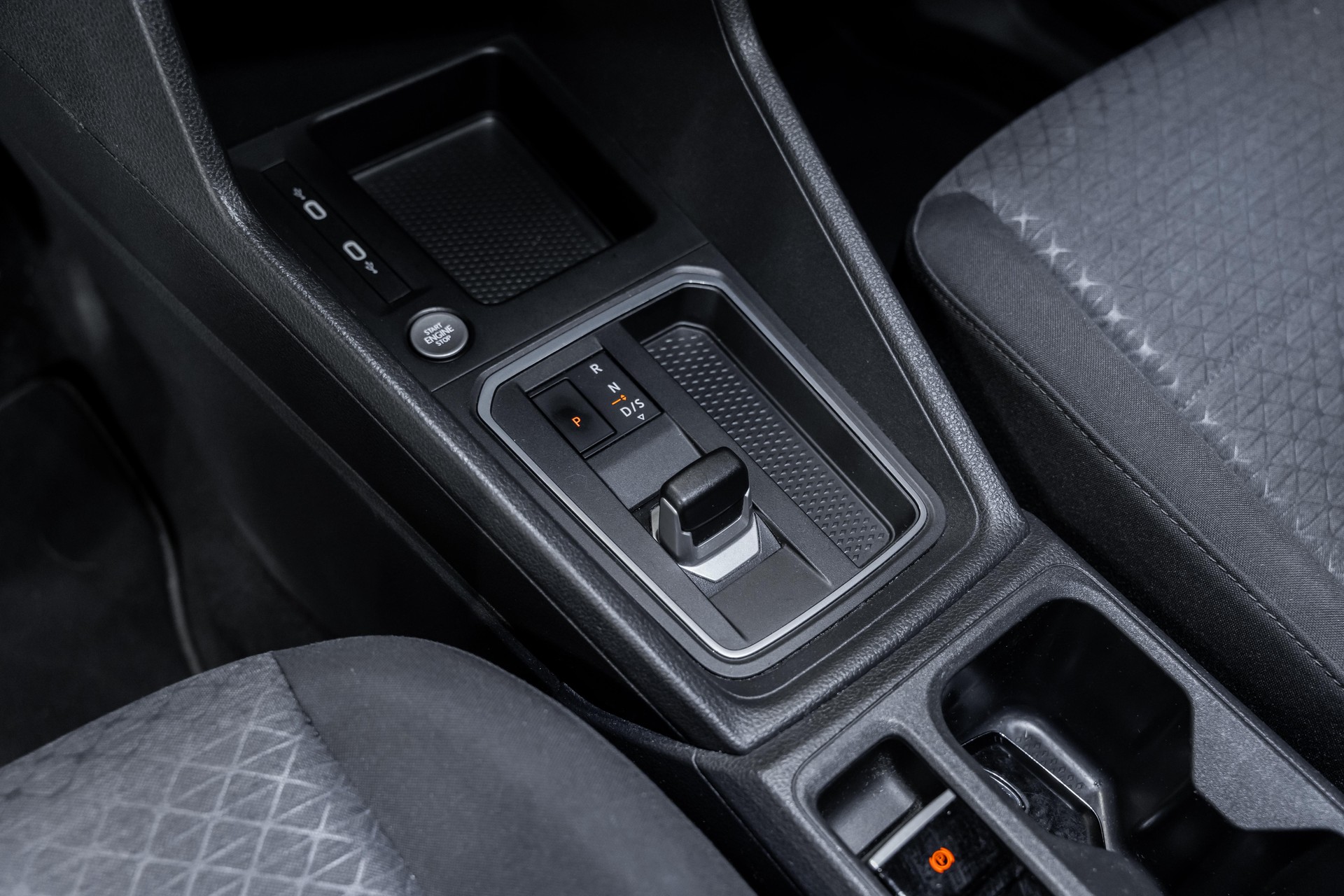 FORD Grand Tourneo Connect 2.0 EcoBlue Titanium Automat / CH Auto-image-15