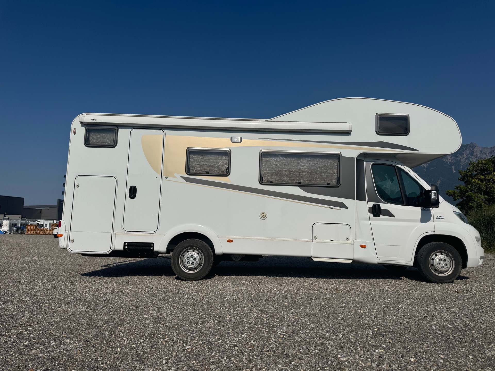 CARADO Capron A 461 Fiat Ducato - Stockbett Kajüte - 6 Personen - TV Sat - Rückfahrkamera - Klima