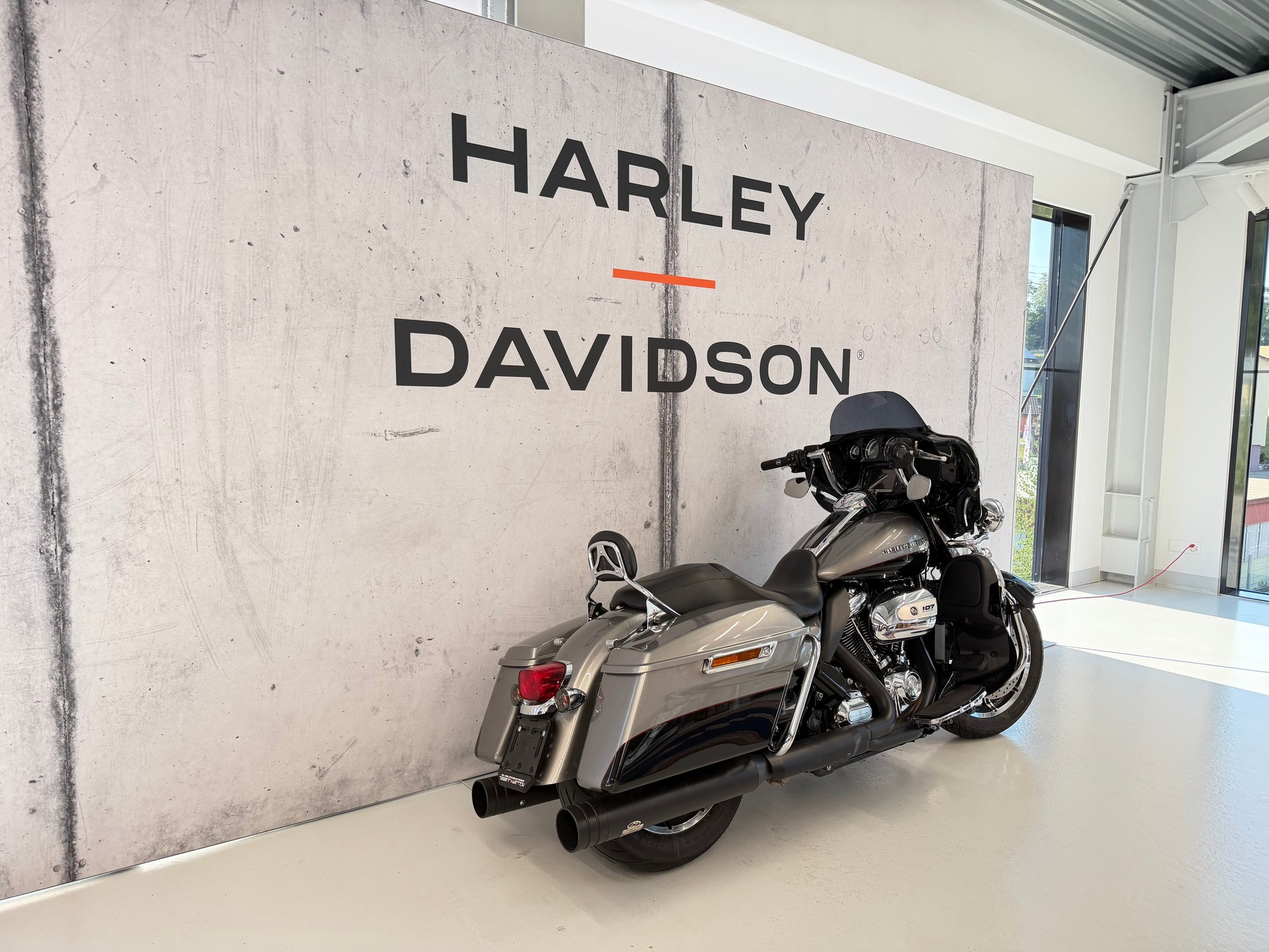 HARLEY-DAVIDSON FLHTK Electra Glide Ultra Limited Low 107-showroom-element-2