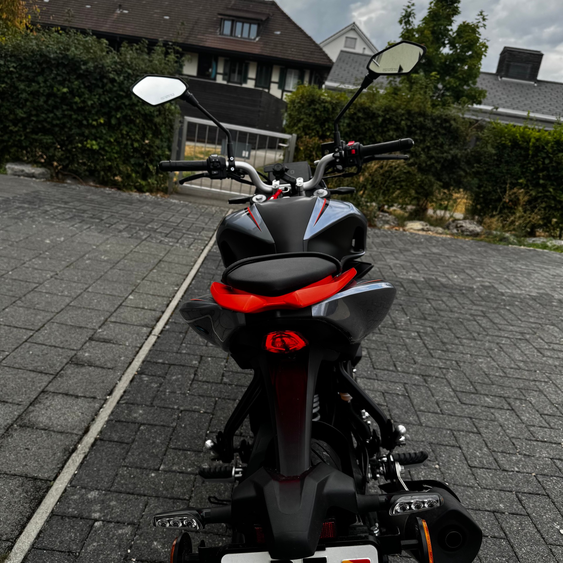 QJ SRK 125 S-image-1