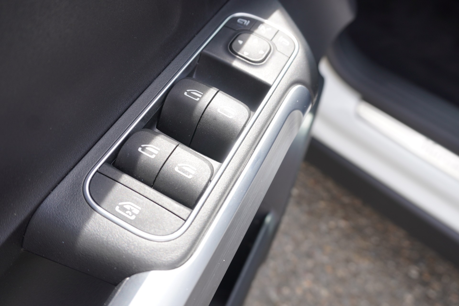 MERCEDES-BENZ GLB 220 d 4Matic Progressive 8G-Tronic 7-PLÄTZER!!!-image-15