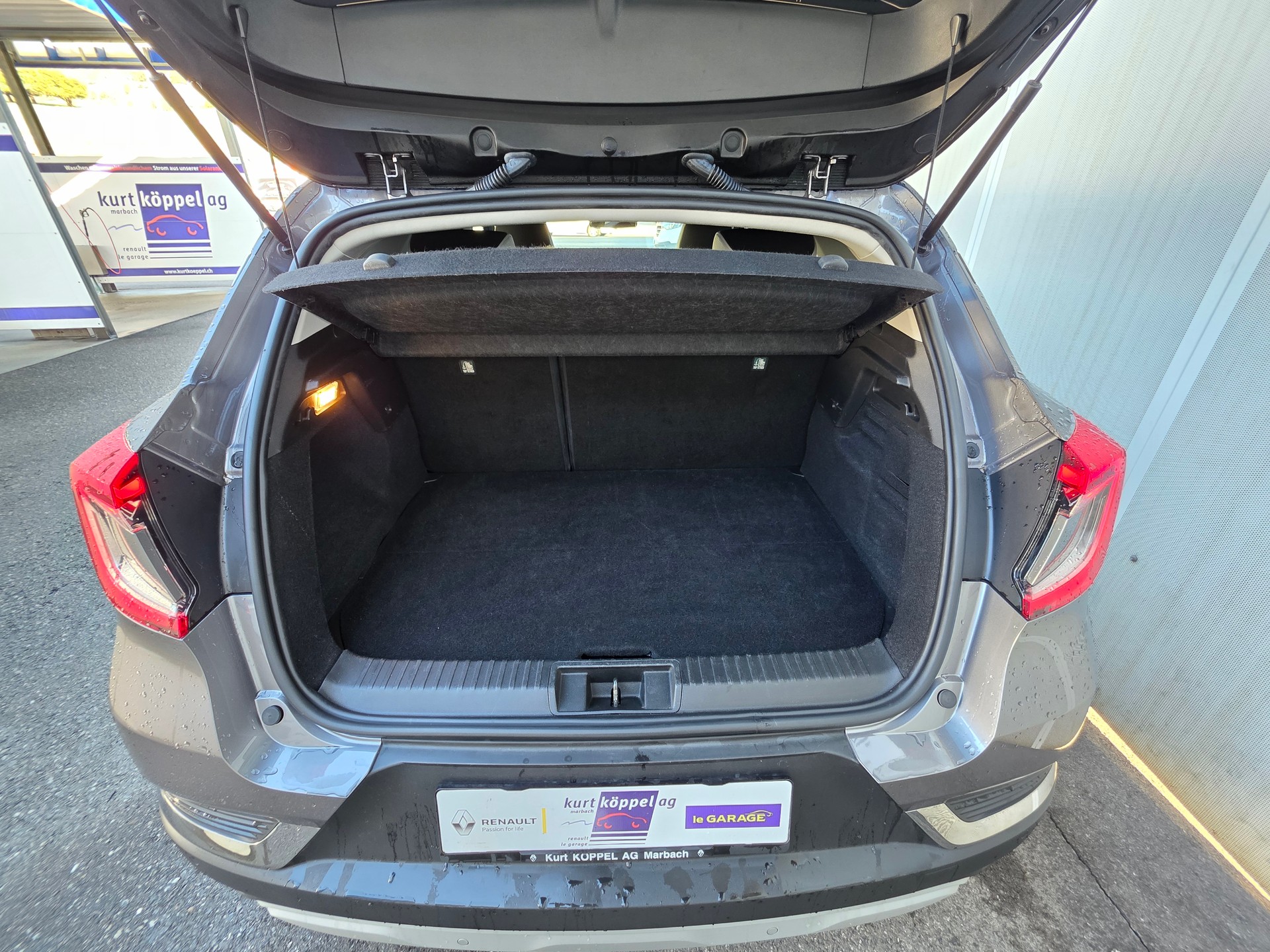 RENAULT Captur 1.6 E-Tech 160 Intens DHT-showroom-element-3