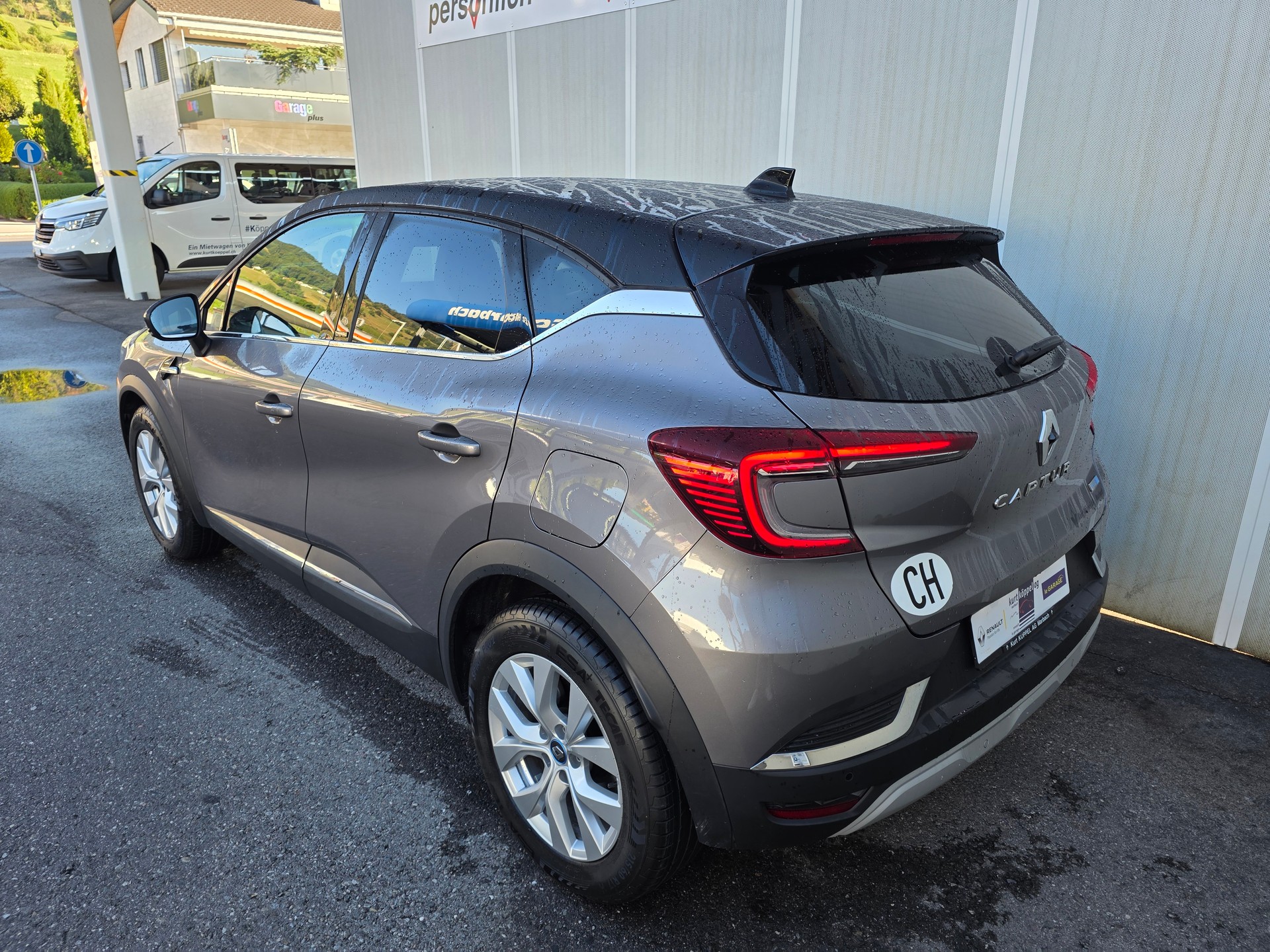 RENAULT Captur 1.6 E-Tech 160 Intens DHT-showroom-element-2