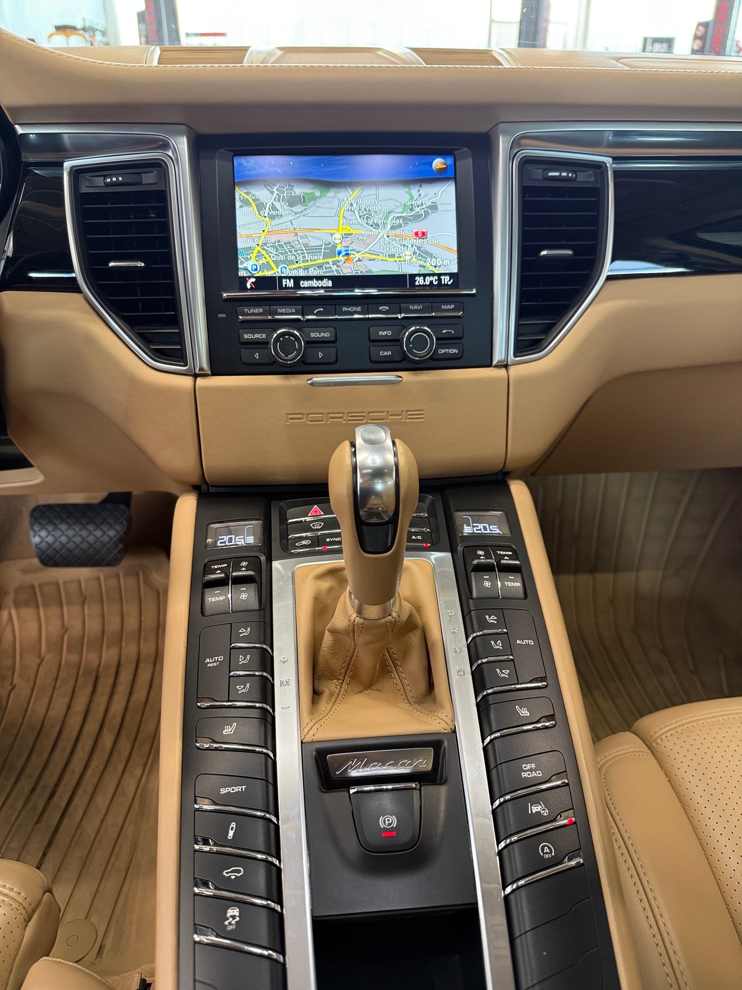 PORSCHE Macan S PDK-image-12