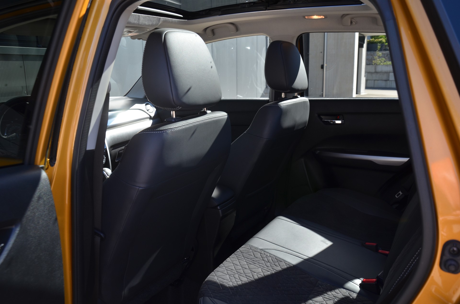 SUZUKI Vitara 1.5 Hybrid Comfort + 4x4 AGS-image-10