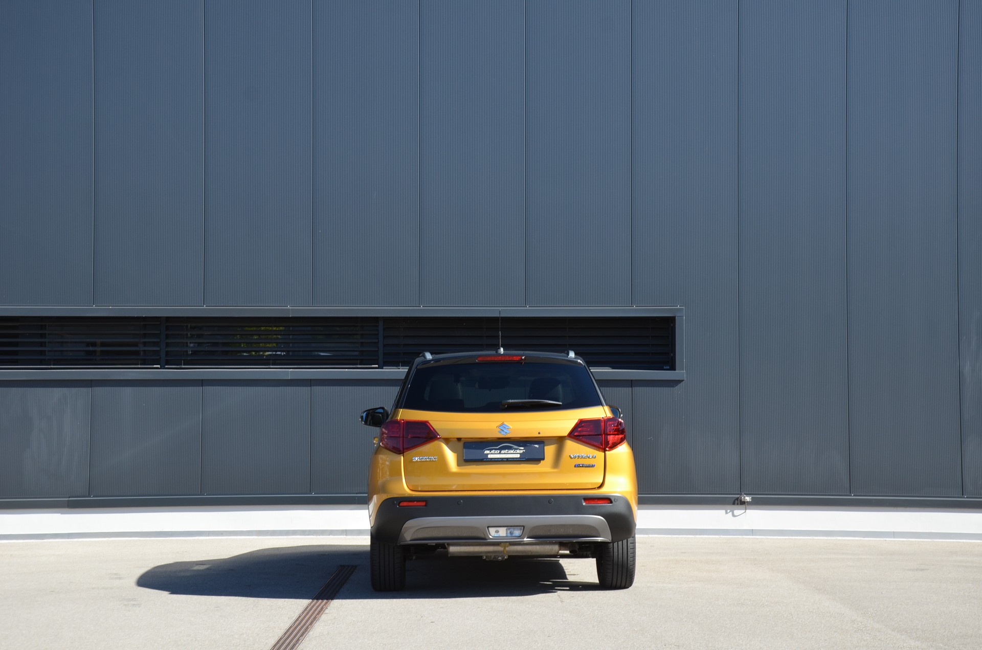 SUZUKI Vitara 1.5 Hybrid Comfort + 4x4 AGS-image-7