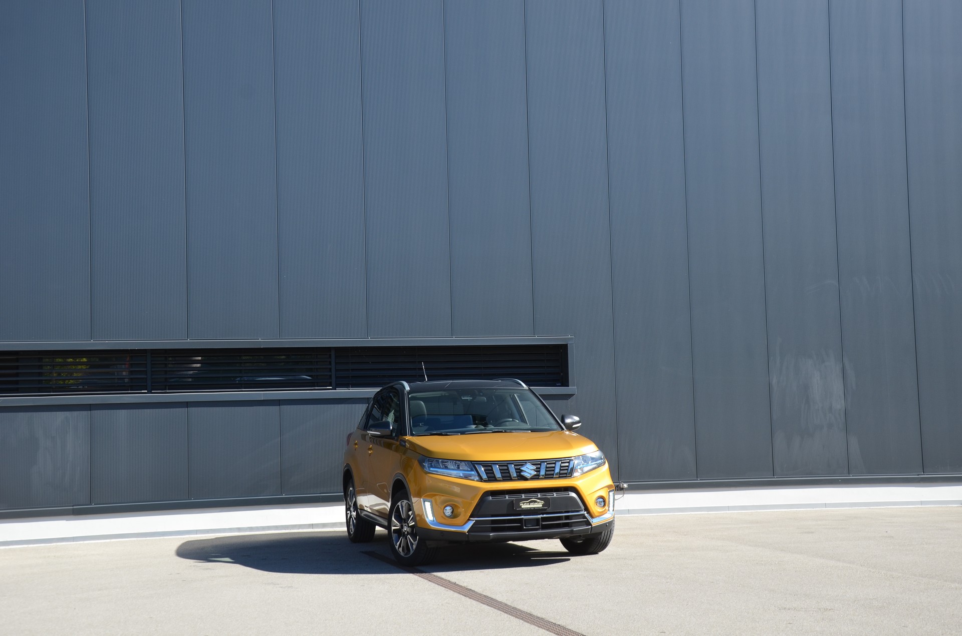 SUZUKI Vitara 1.5 Hybrid Comfort + 4x4 AGS-image-6