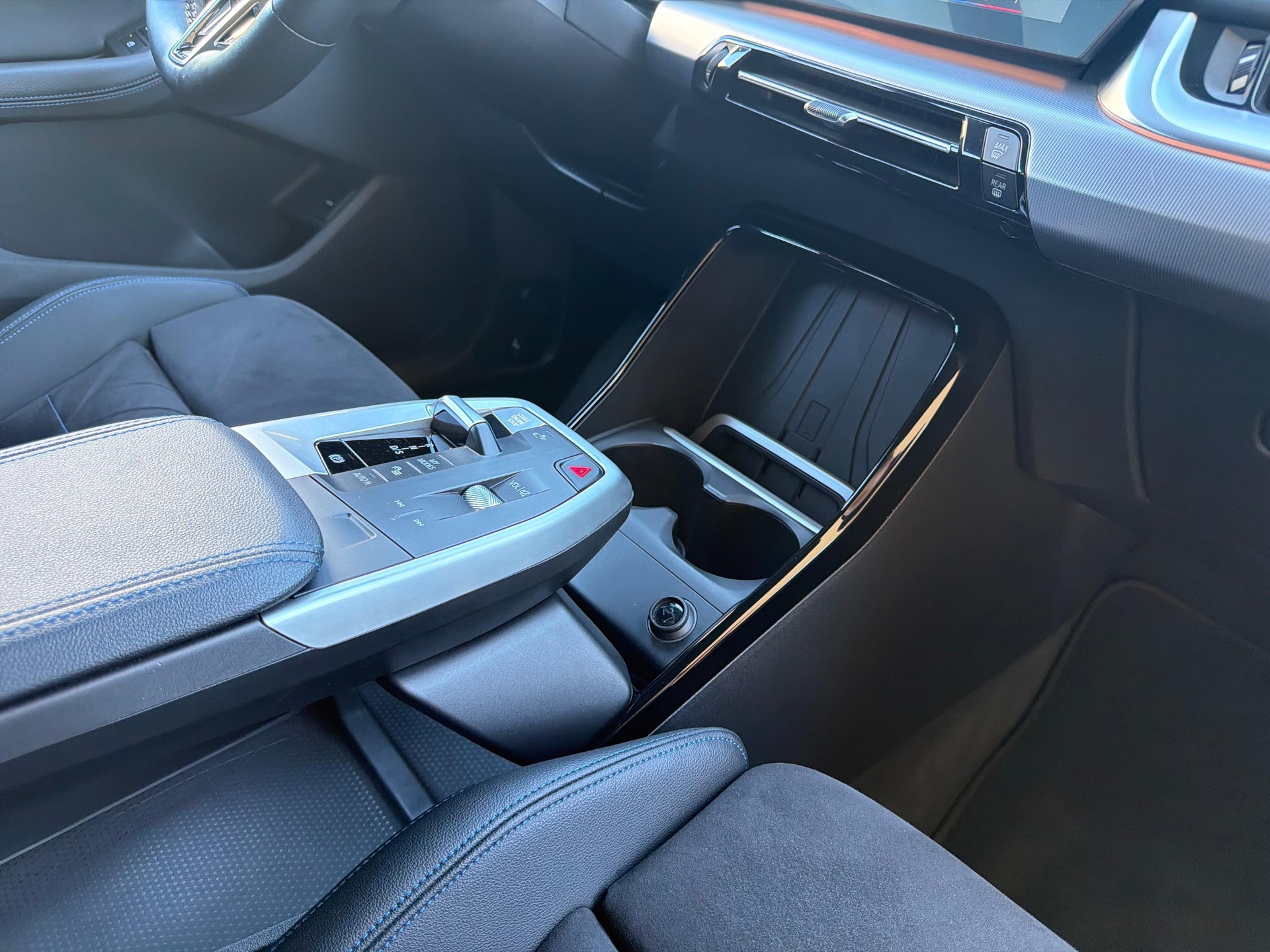 BMW 223i xDrive SDKG Active Tourer-image-12