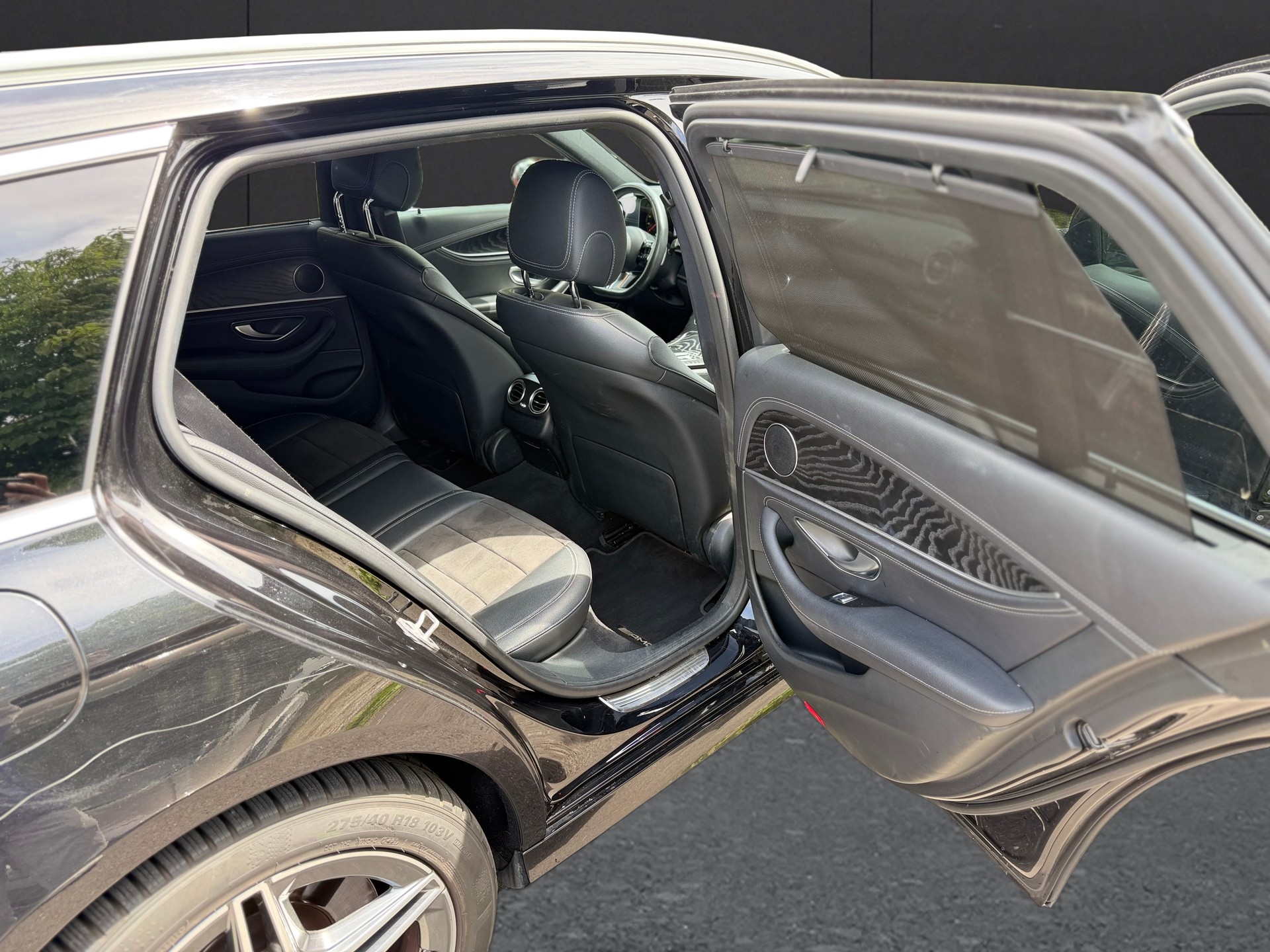 MERCEDES-BENZ E 300 de T 4Matic AMG Line 9G-Tronic-image-8