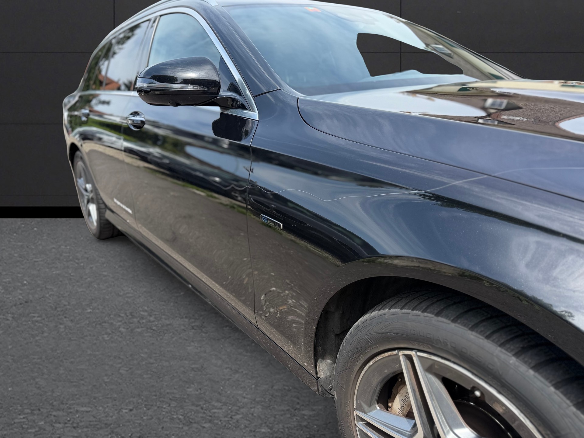 MERCEDES-BENZ E 300 de T 4Matic AMG Line 9G-Tronic-image-6