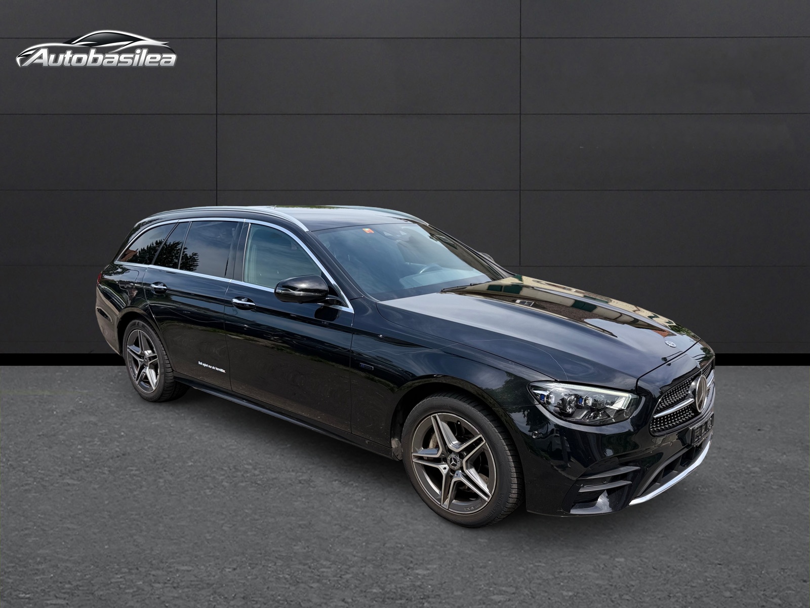 MERCEDES-BENZ E 300 de T 4Matic AMG Line 9G-Tronic-image-4