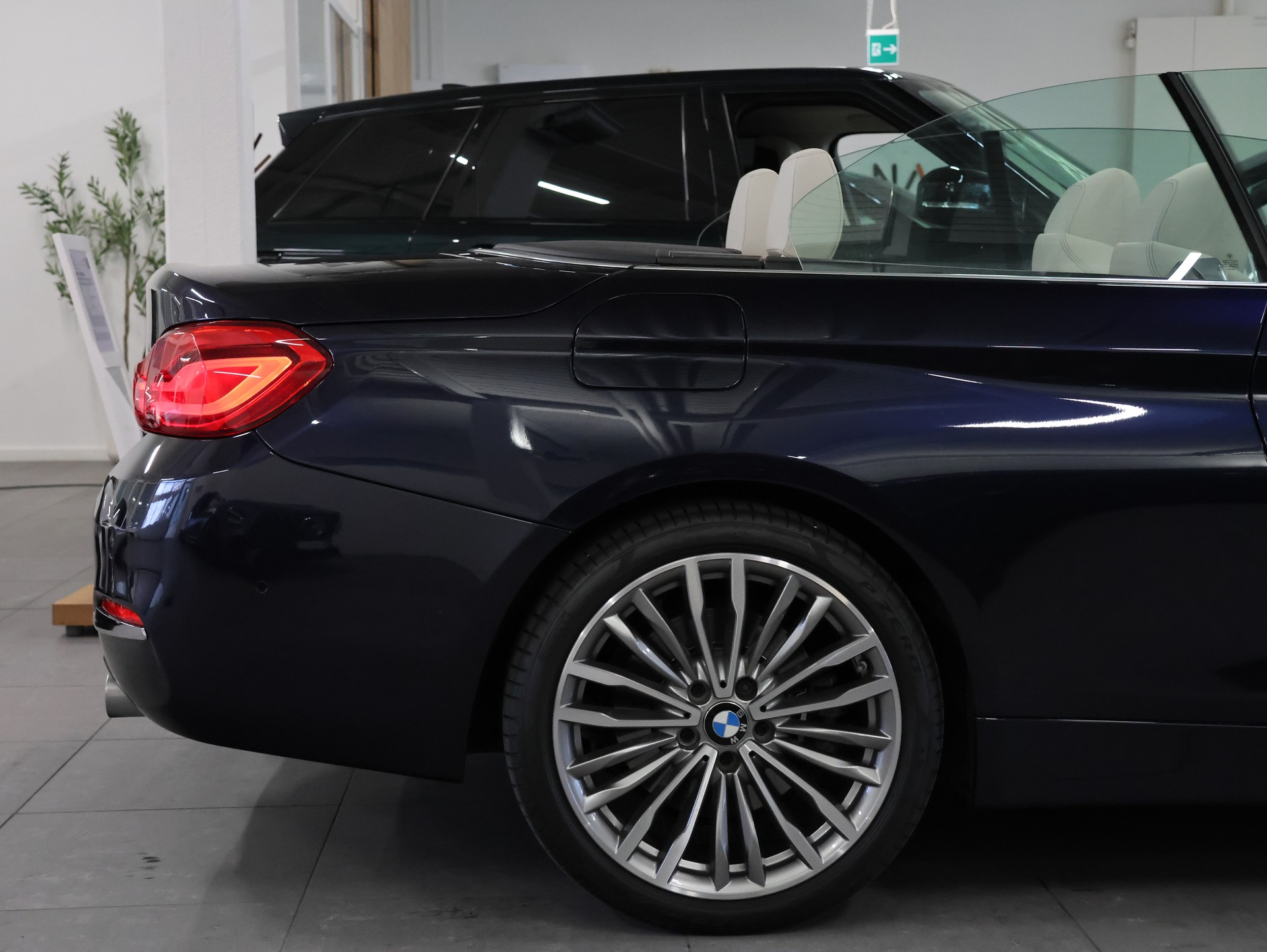 BMW 440i Cabriolet xDrive Luxury Line Steptronic *IMPERIALBLAU-LACKIERUNG*-image-9
