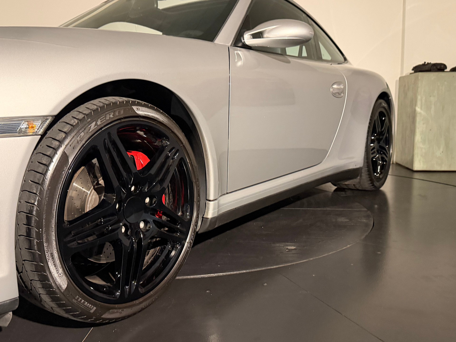 PORSCHE 911 Carrera 4S-image-9