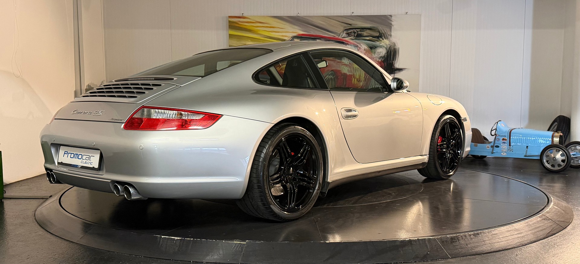 PORSCHE 911 Carrera 4S-image-4