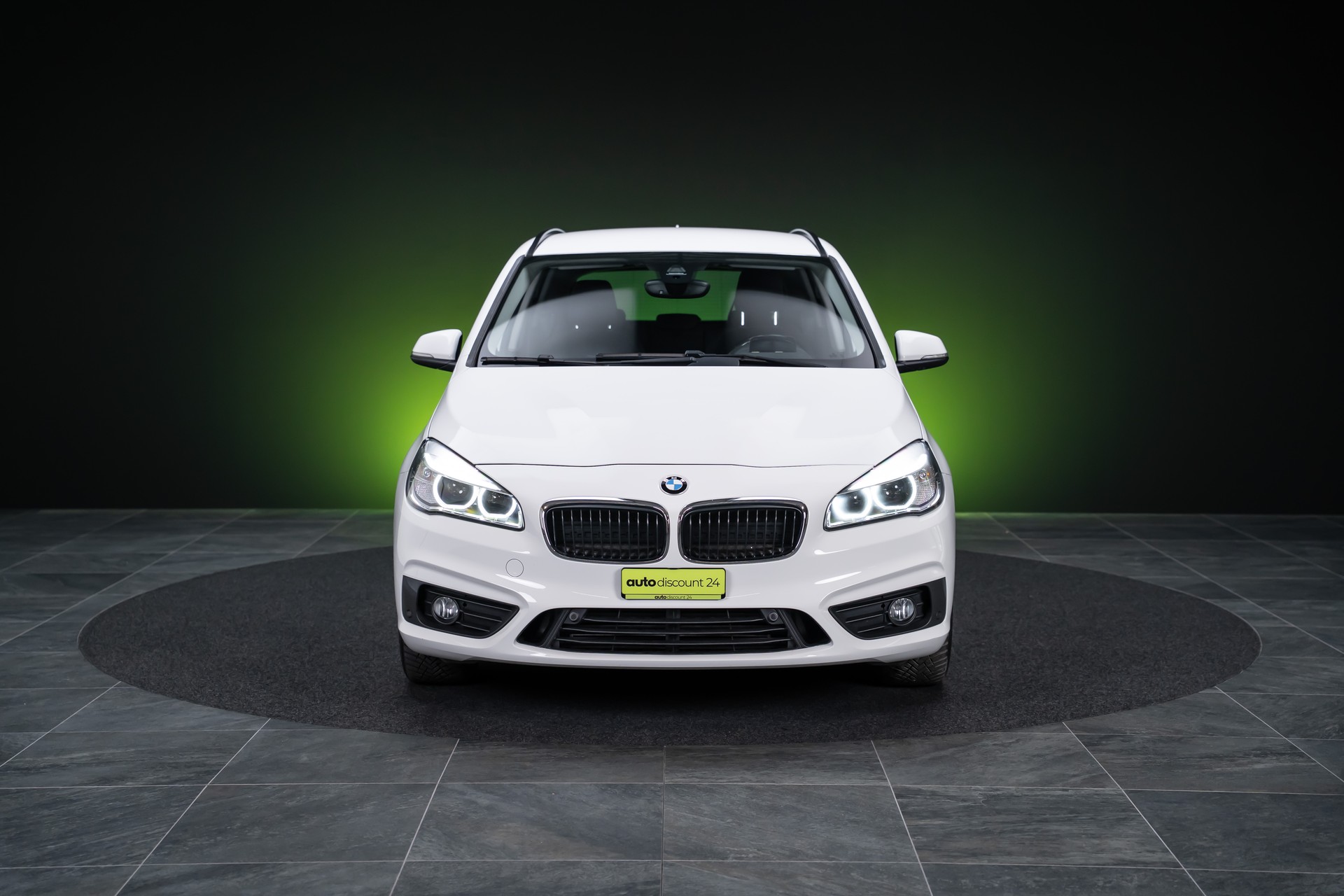 BMW 225i xDrive SAG Active Tourer / CH-Fahrzeug / HeadUp / Rückfahrkamera-showroom-element-1