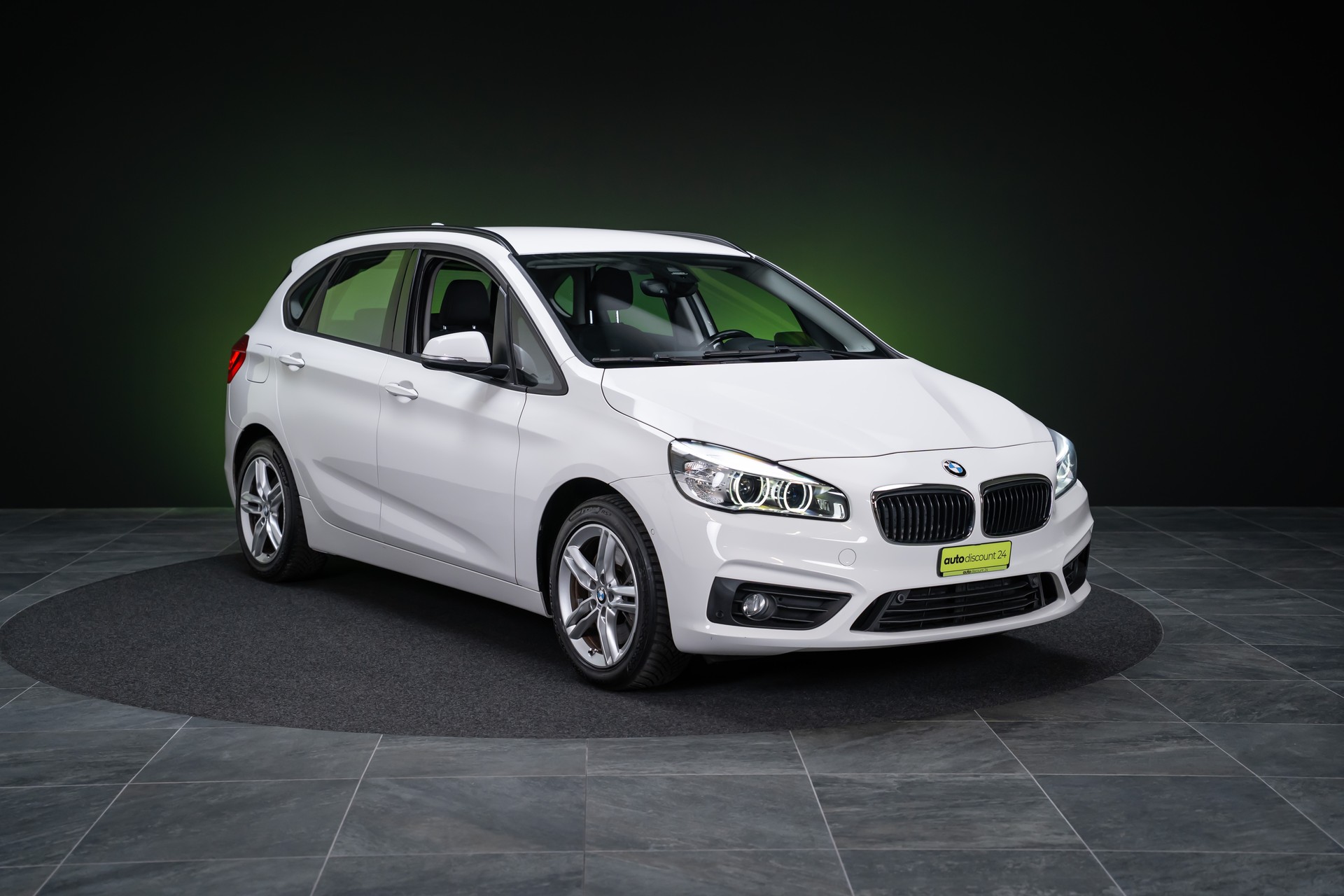 BMW 225i xDrive SAG Active Tourer / CH-Fahrzeug / HeadUp / Rückfahrkamera-showroom-element-2