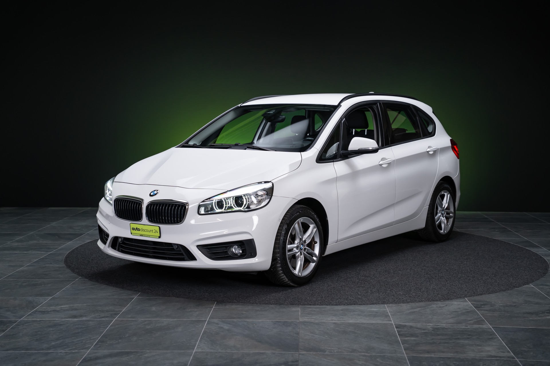 BMW 225i xDrive SAG Active Tourer / CH-Fahrzeug / HeadUp / Rückfahrkamera
