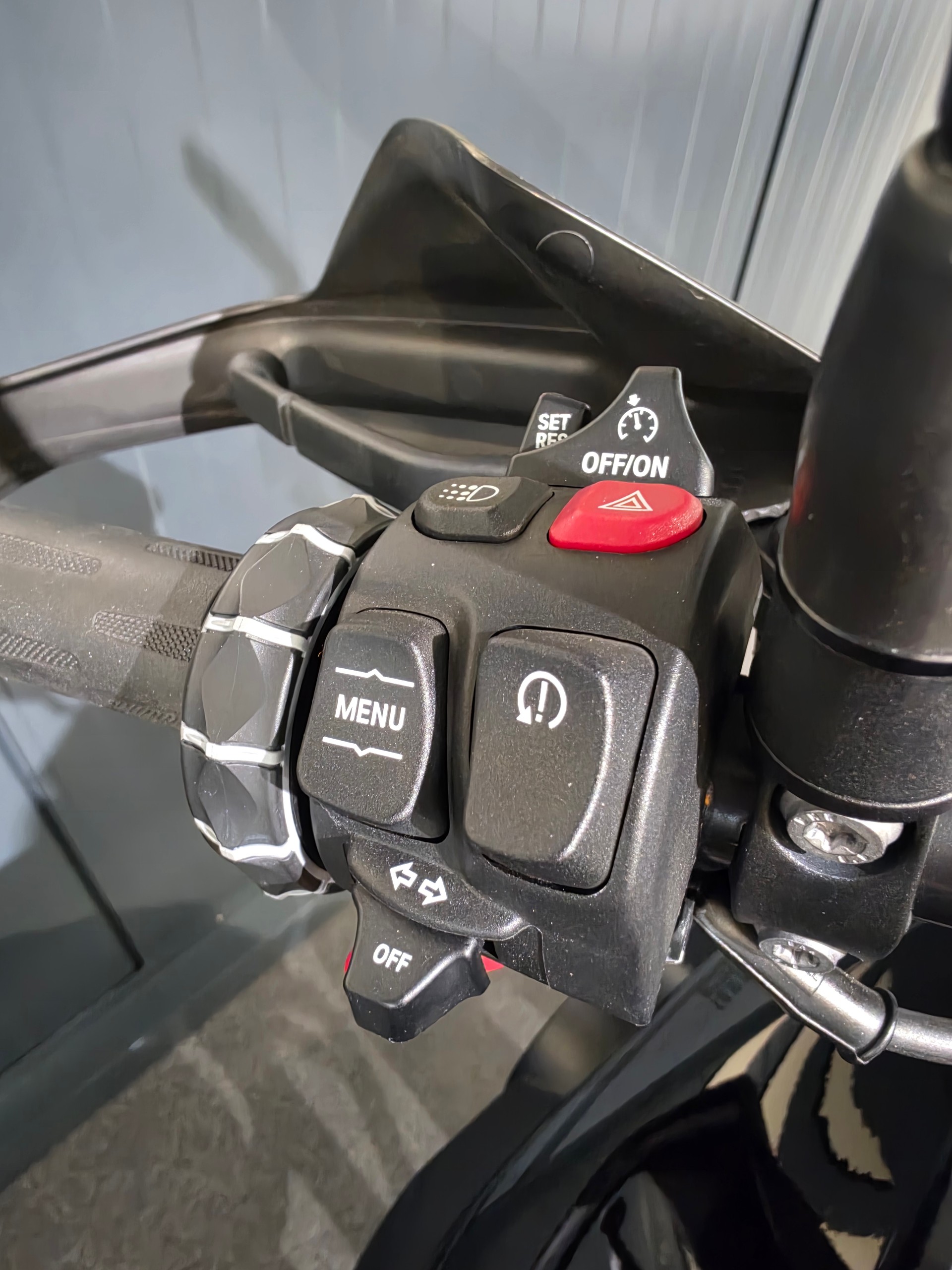 BMW F 750 GS - Tieferlegung ab Werk!-image-3