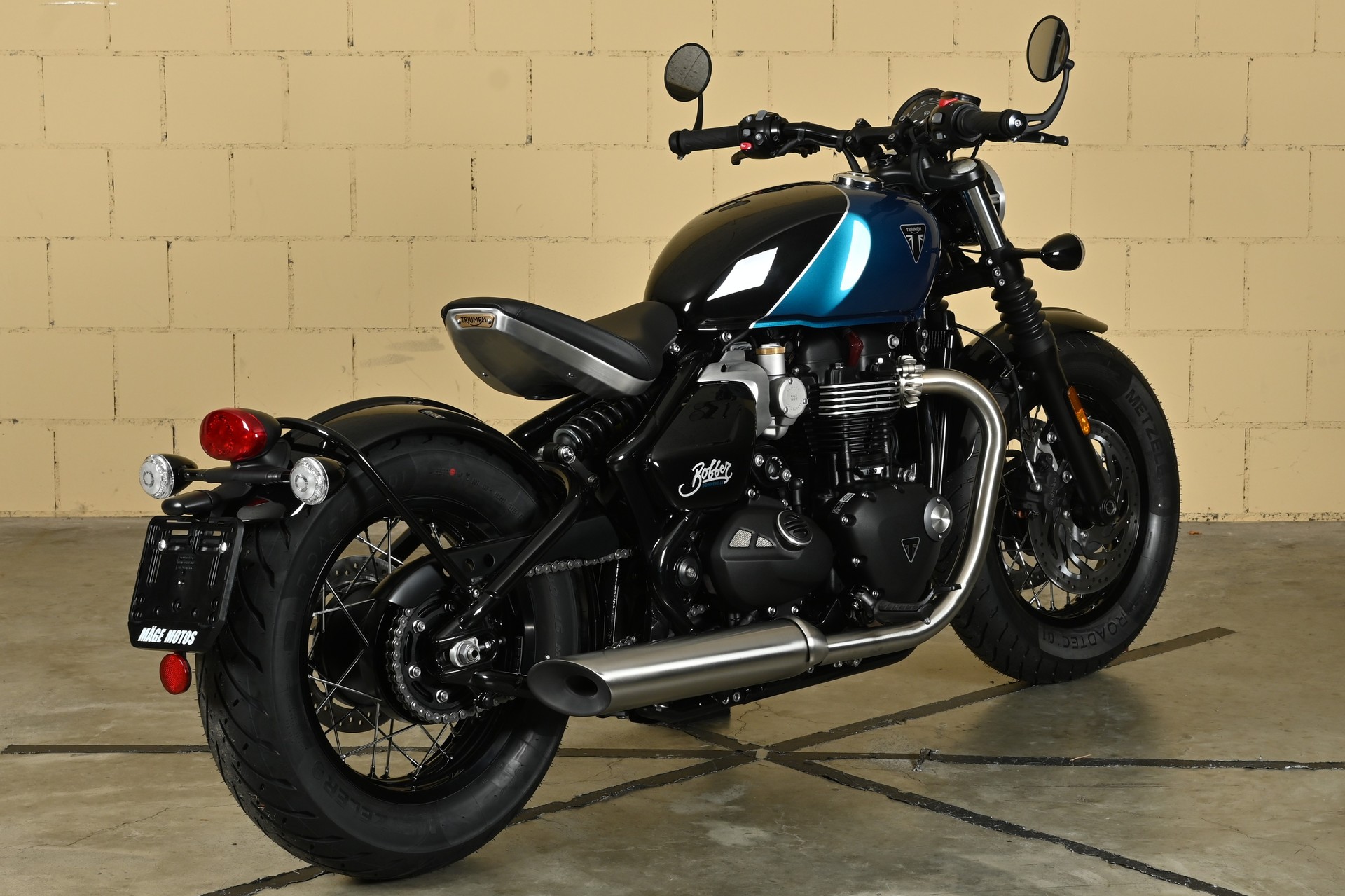 TRIUMPH Bonneville 1200 Bobber-image-5