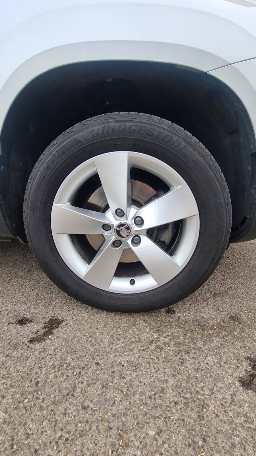 SKODA Karoq 2.0 TDI CR Ambition 4x4 DSG ** Gr-Navi ** RF-Kamera ** Panorama-Glasdach ** Totwinkel-Assist ** Frisch Ab MFK & Service **-image-18