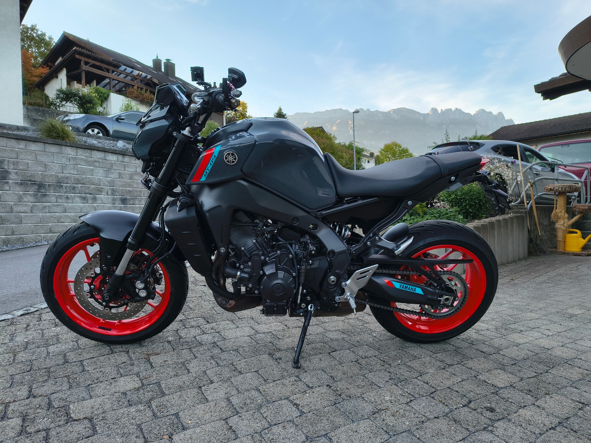 YAMAHA MT-09-image-2
