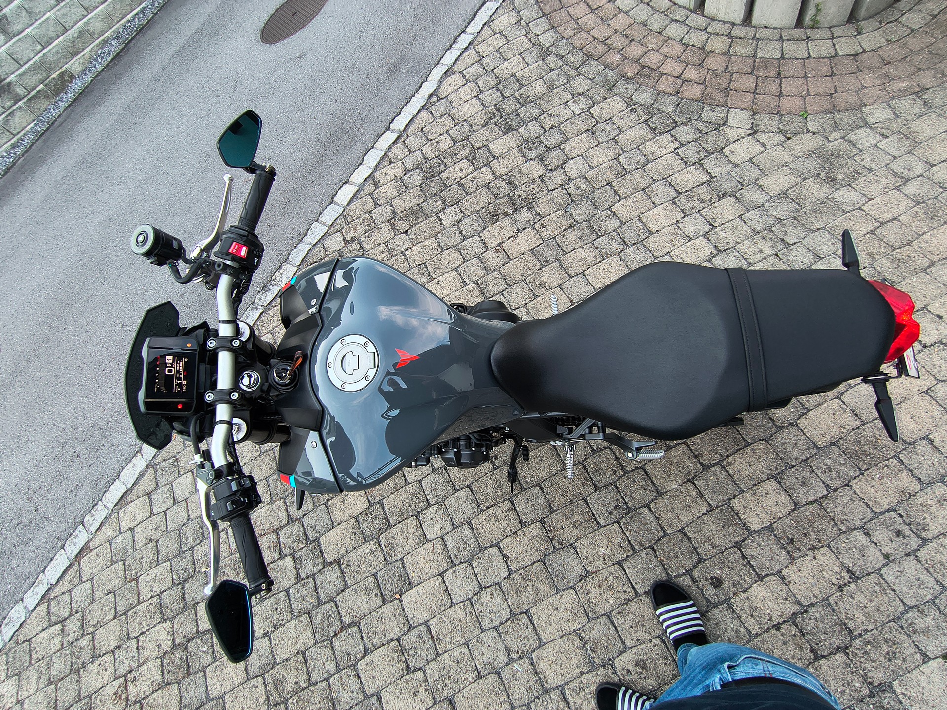 YAMAHA MT-09-image-6