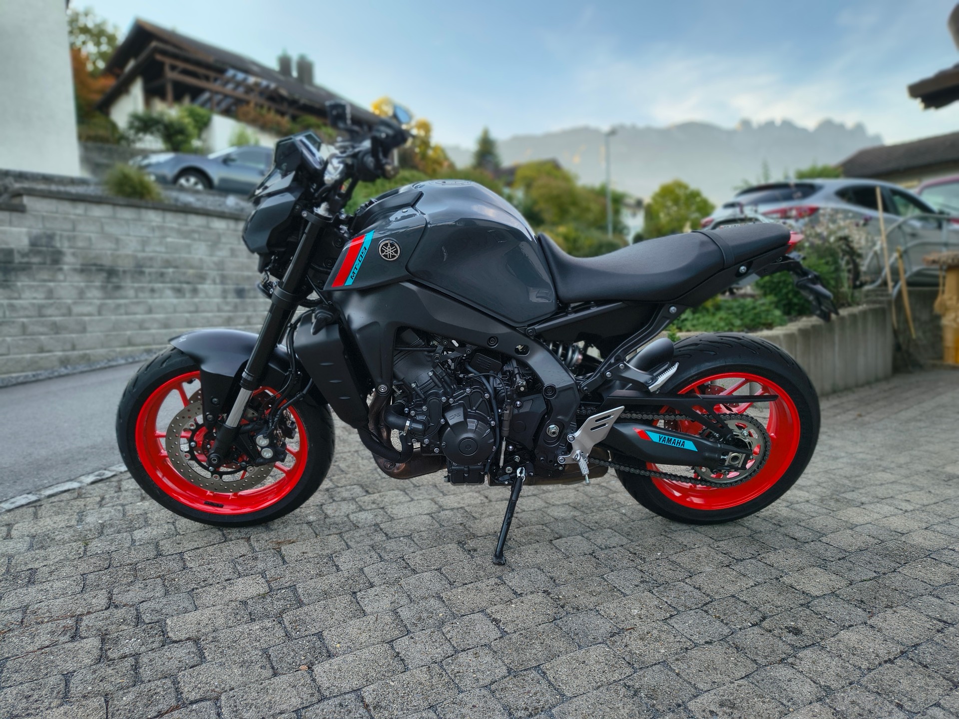 YAMAHA MT-09-image-3