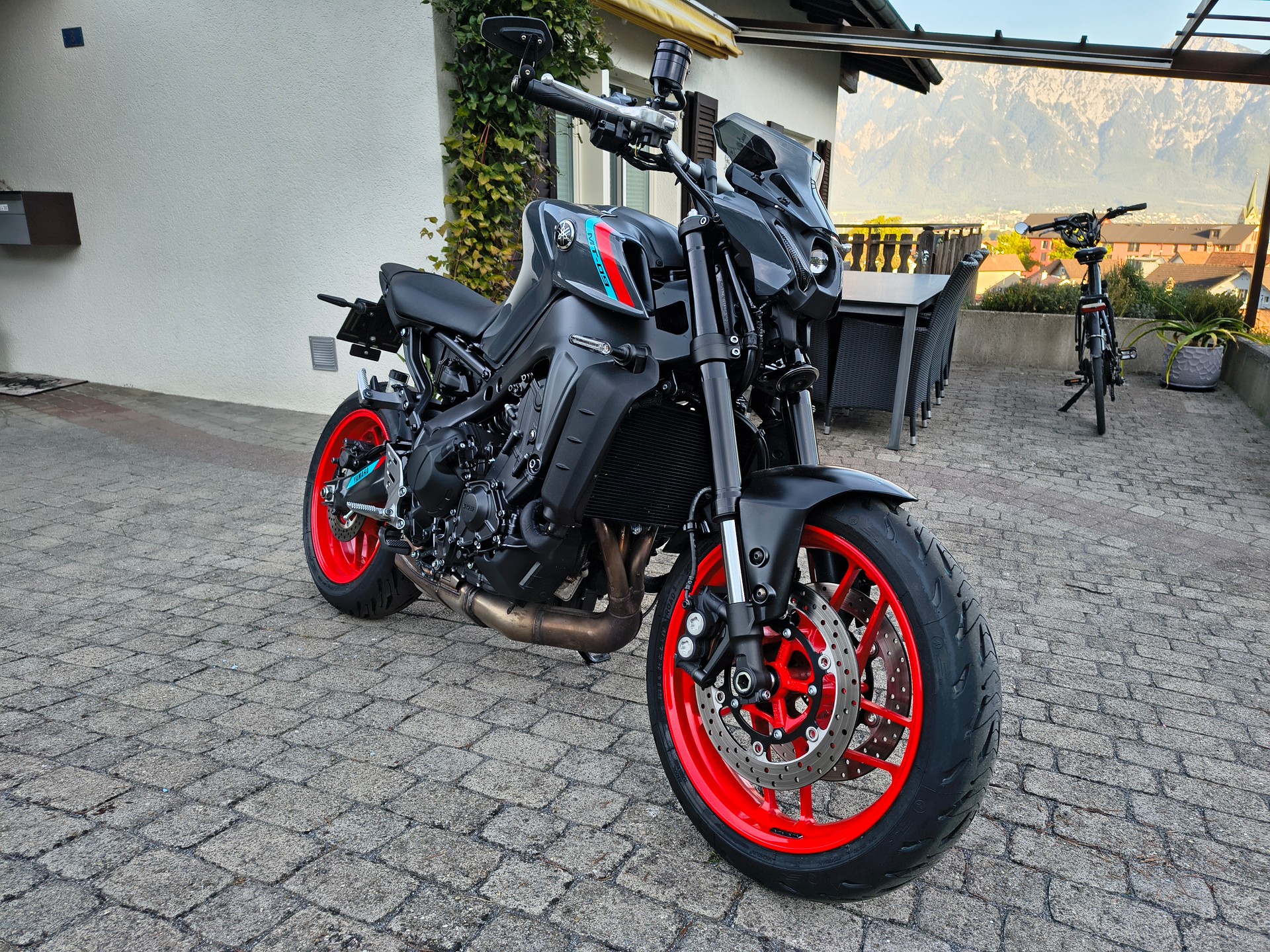 YAMAHA MT-09-image-0