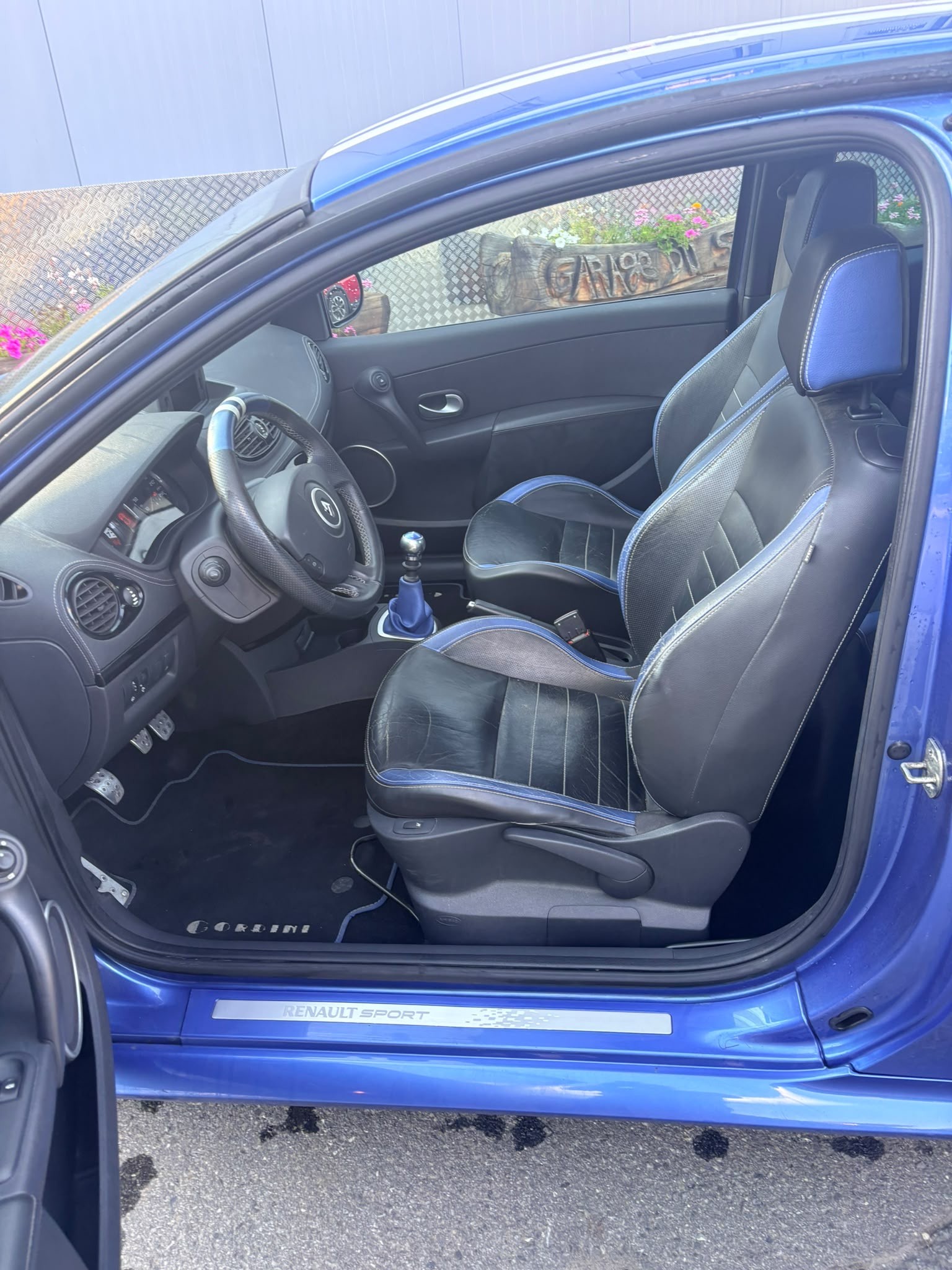 RENAULT Clio 2.0 16V RS (Sport)-image-7