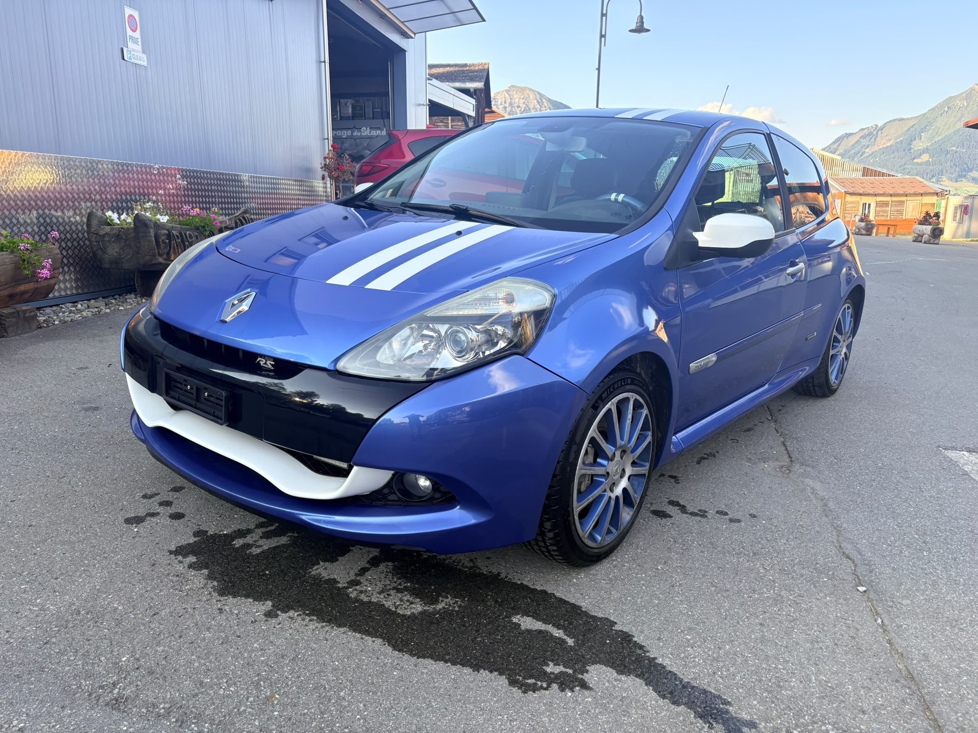 RENAULT Clio 2.0 16V RS (Sport)