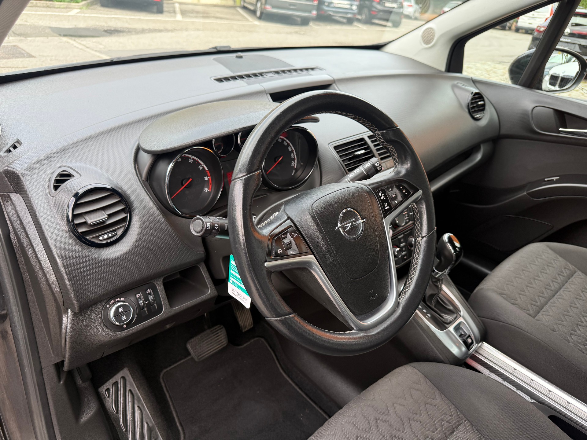 OPEL Meriva 1.4 Turbo Active Edition Automatic-image-5