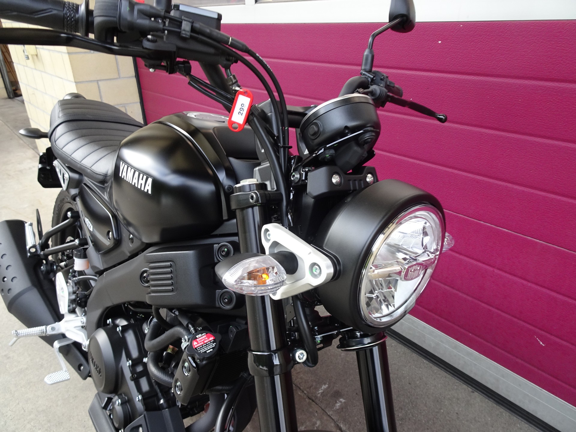 YAMAHA XSR 125-image-10