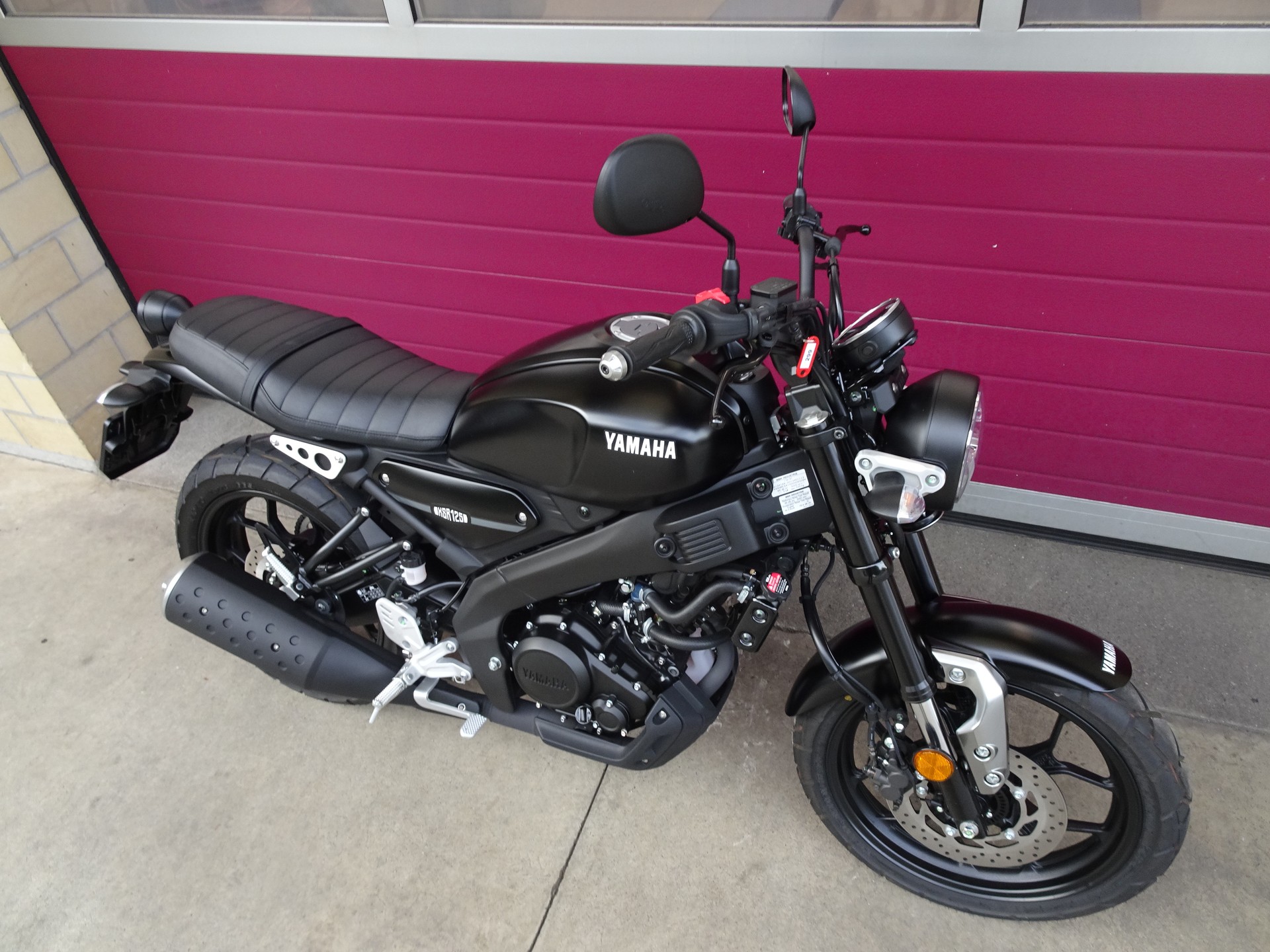YAMAHA XSR 125-image-14