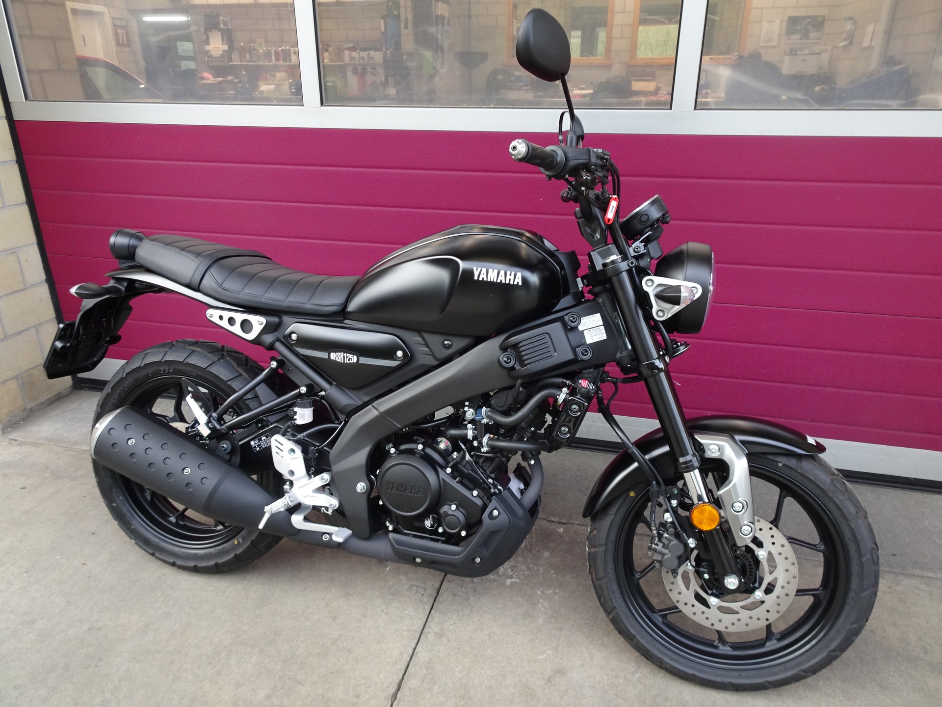 YAMAHA XSR 125-image-2