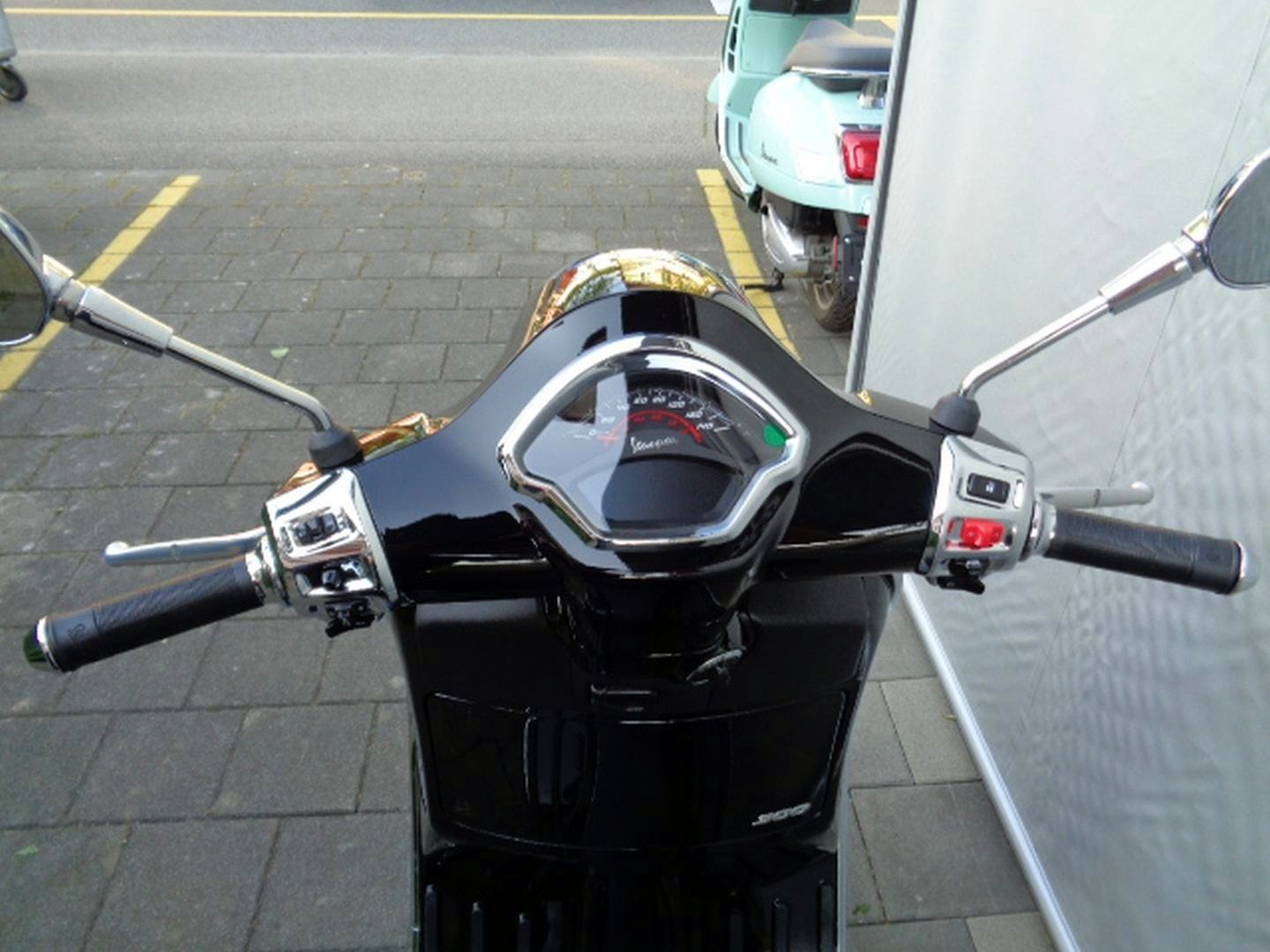 PIAGGIO VESPA GTS 300 SUPER RST-image-6