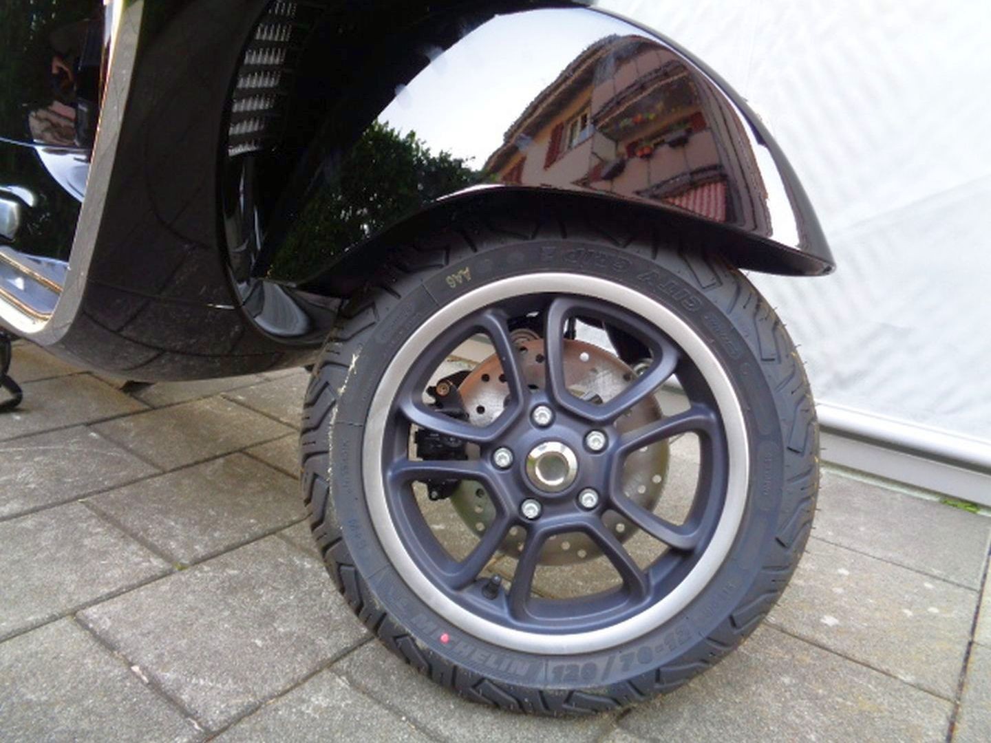 PIAGGIO VESPA GTS 300 SUPER RST-image-9