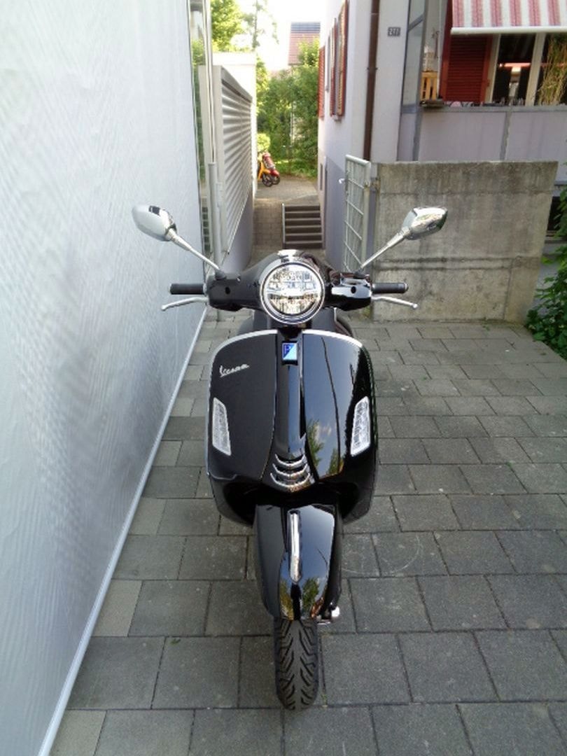 PIAGGIO VESPA GTS 300 SUPER RST-image-3