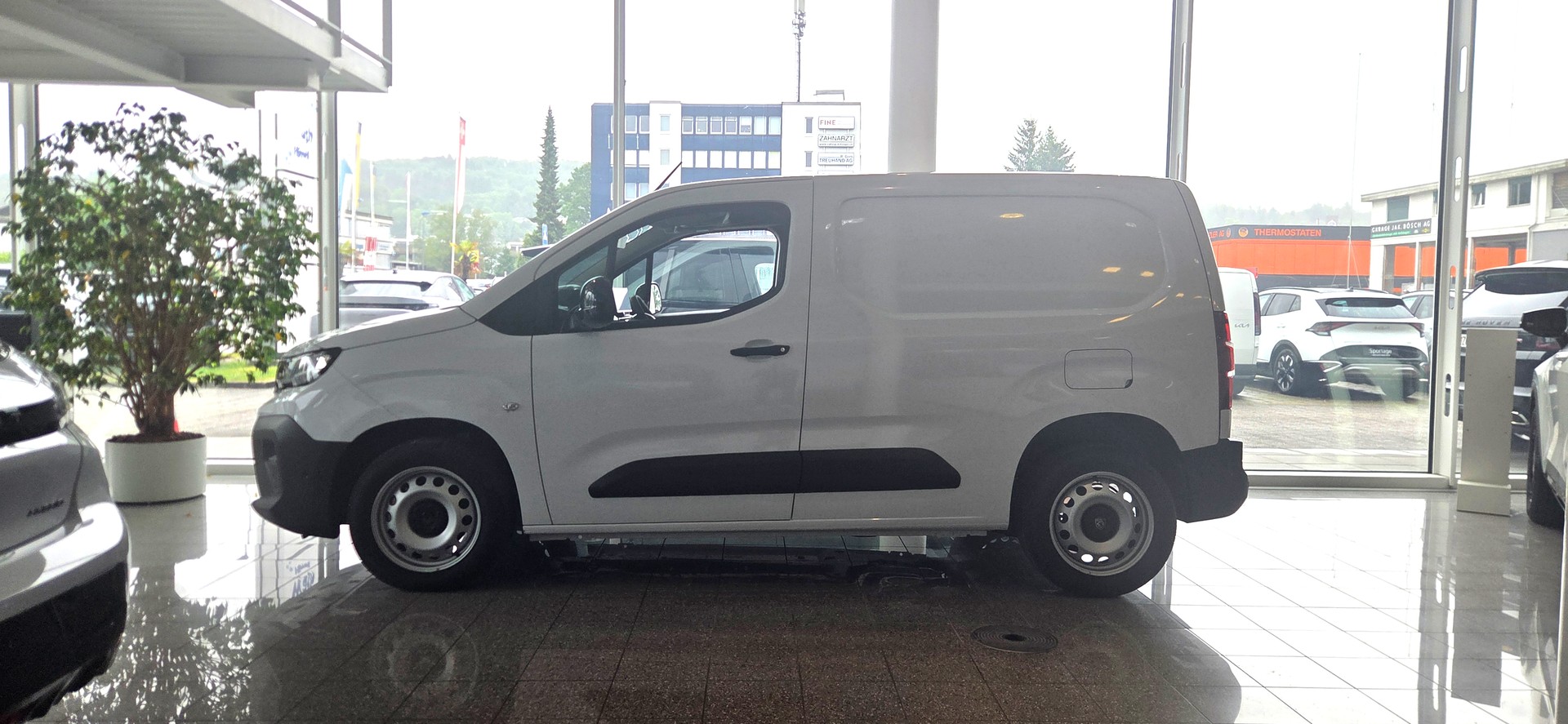 PEUGEOT Partner 1.5 Blue HDi Standard 1000kg EAT8-showroom-element-1