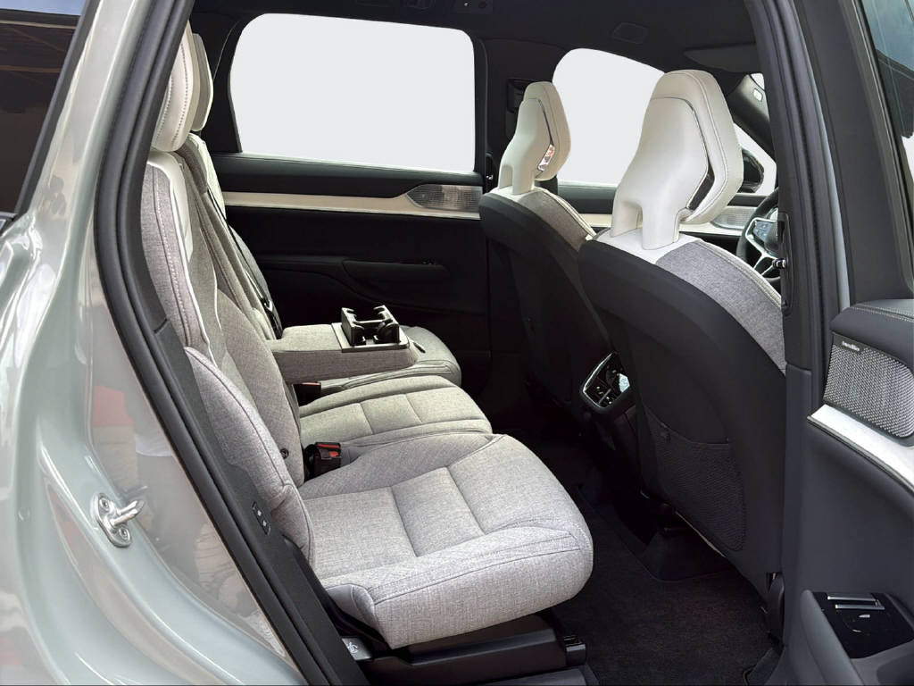 VOLVO EX 90 Twin Performance Ultra AWDD-image-14