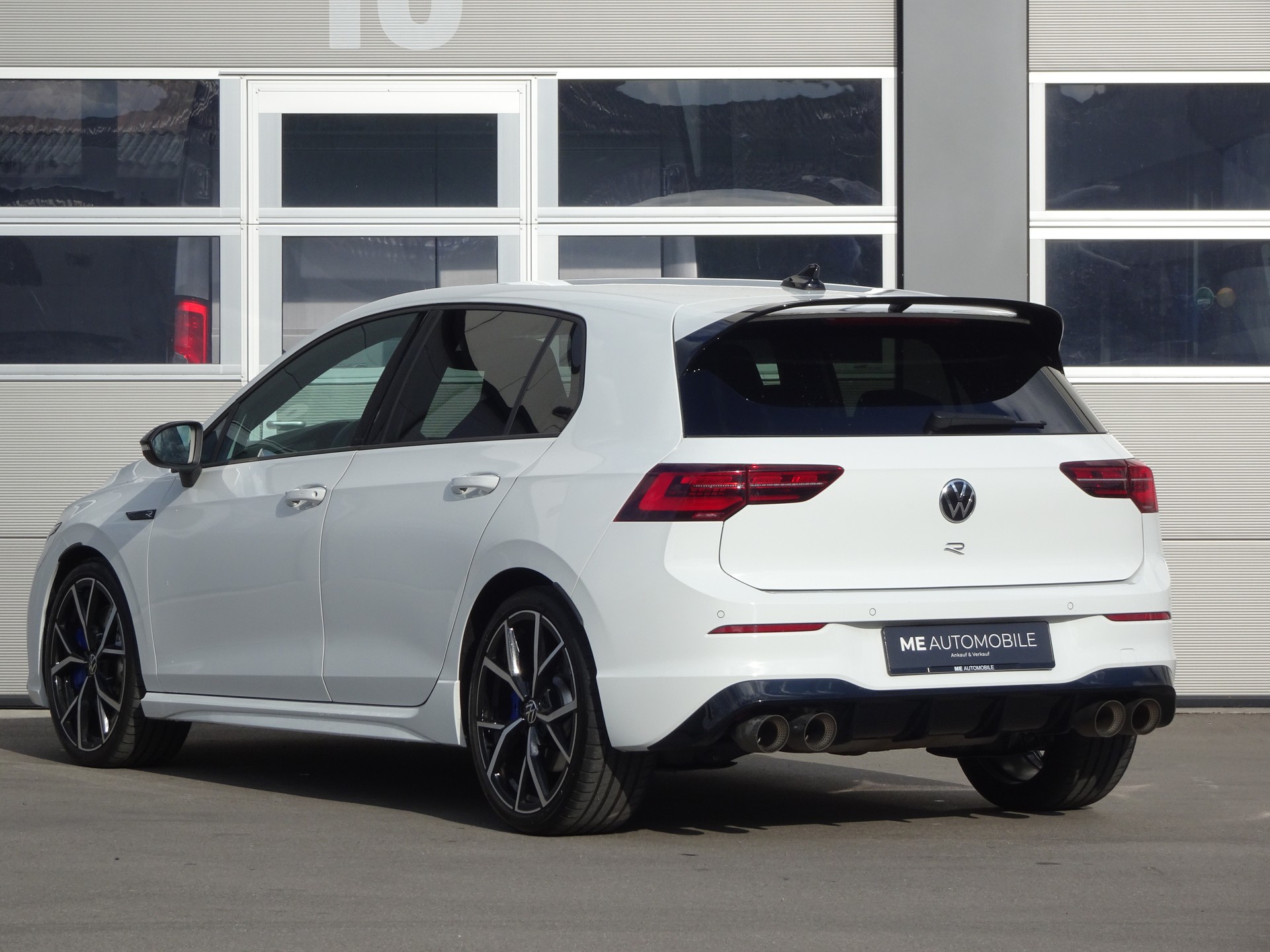 VW Golf 2.0 TSI R DSG 4Motion R Performance-image-3