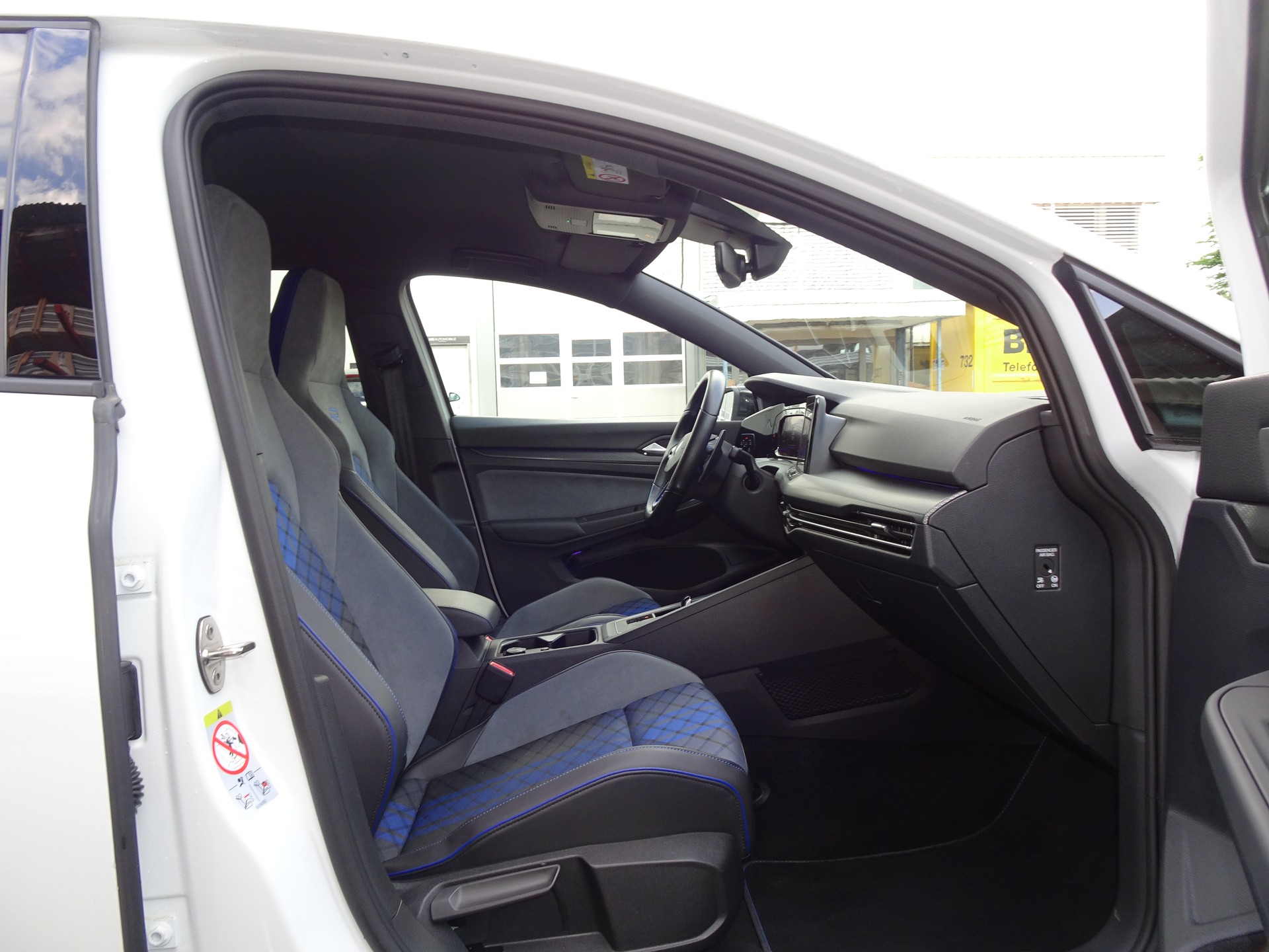 VW Golf 2.0 TSI R DSG 4Motion R Performance-image-8