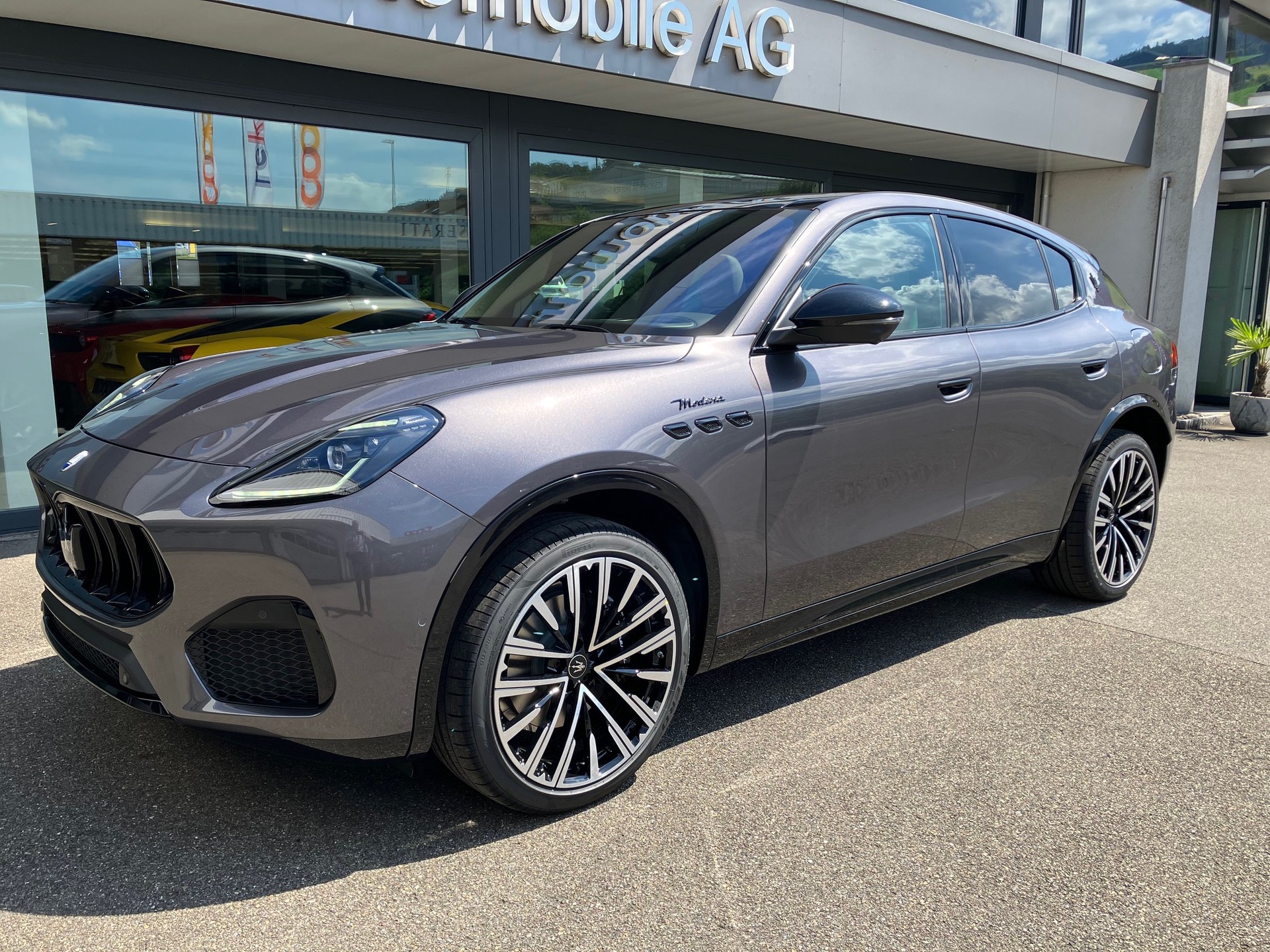 MASERATI Grecale 2.0 MHEV Modena-showroom-element-3