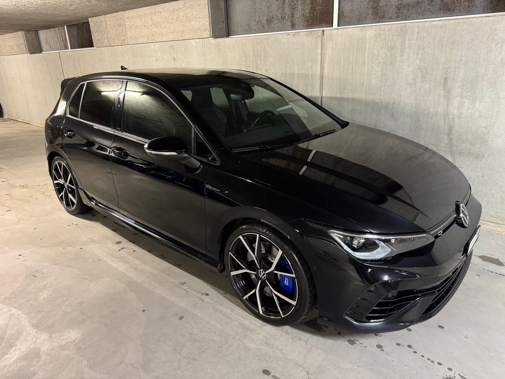 VW Golf 2.0 TSI R DSG 4Motion-showroom-element-3