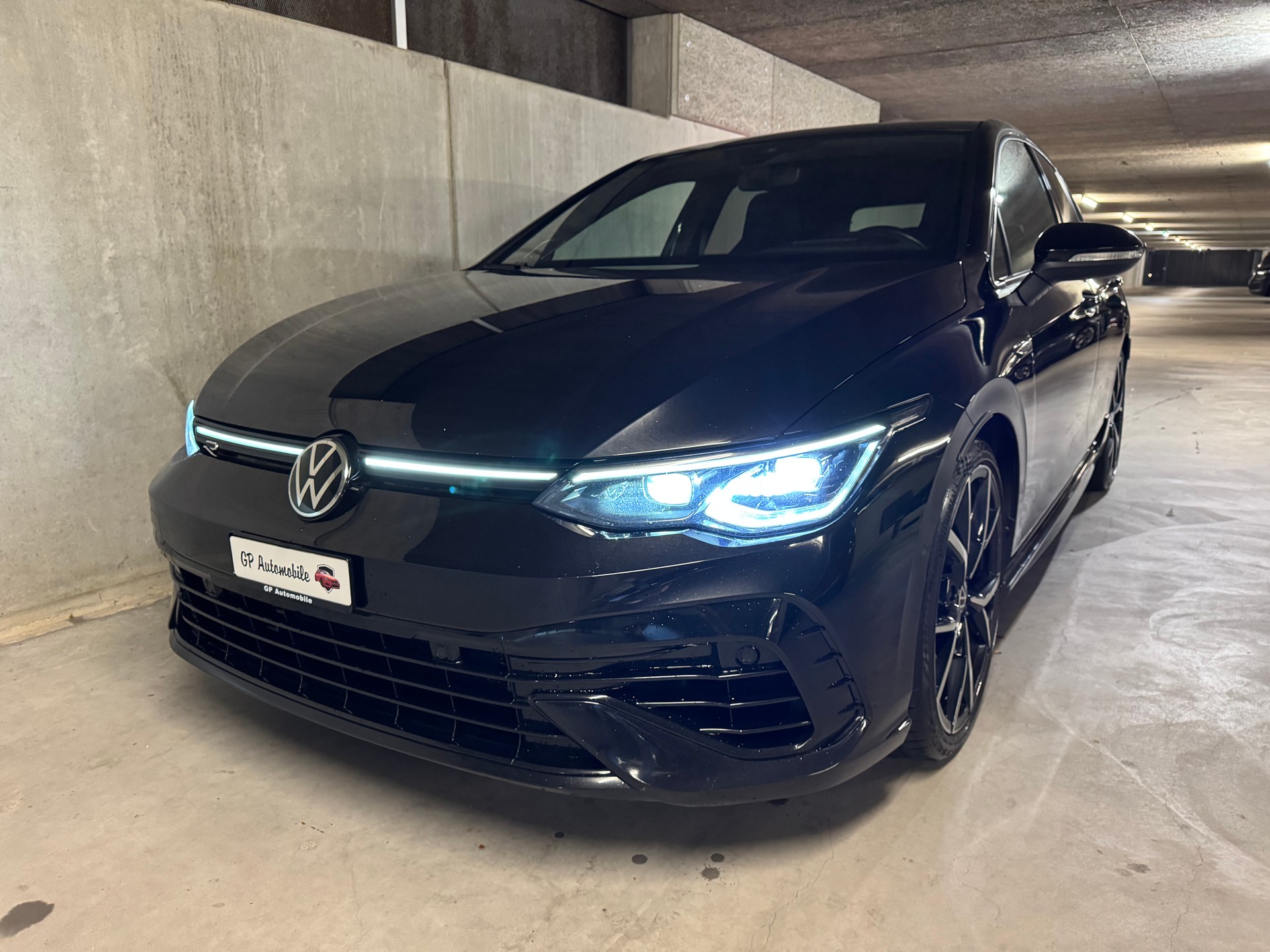 VW Golf 2.0 TSI R DSG 4Motion-image-10