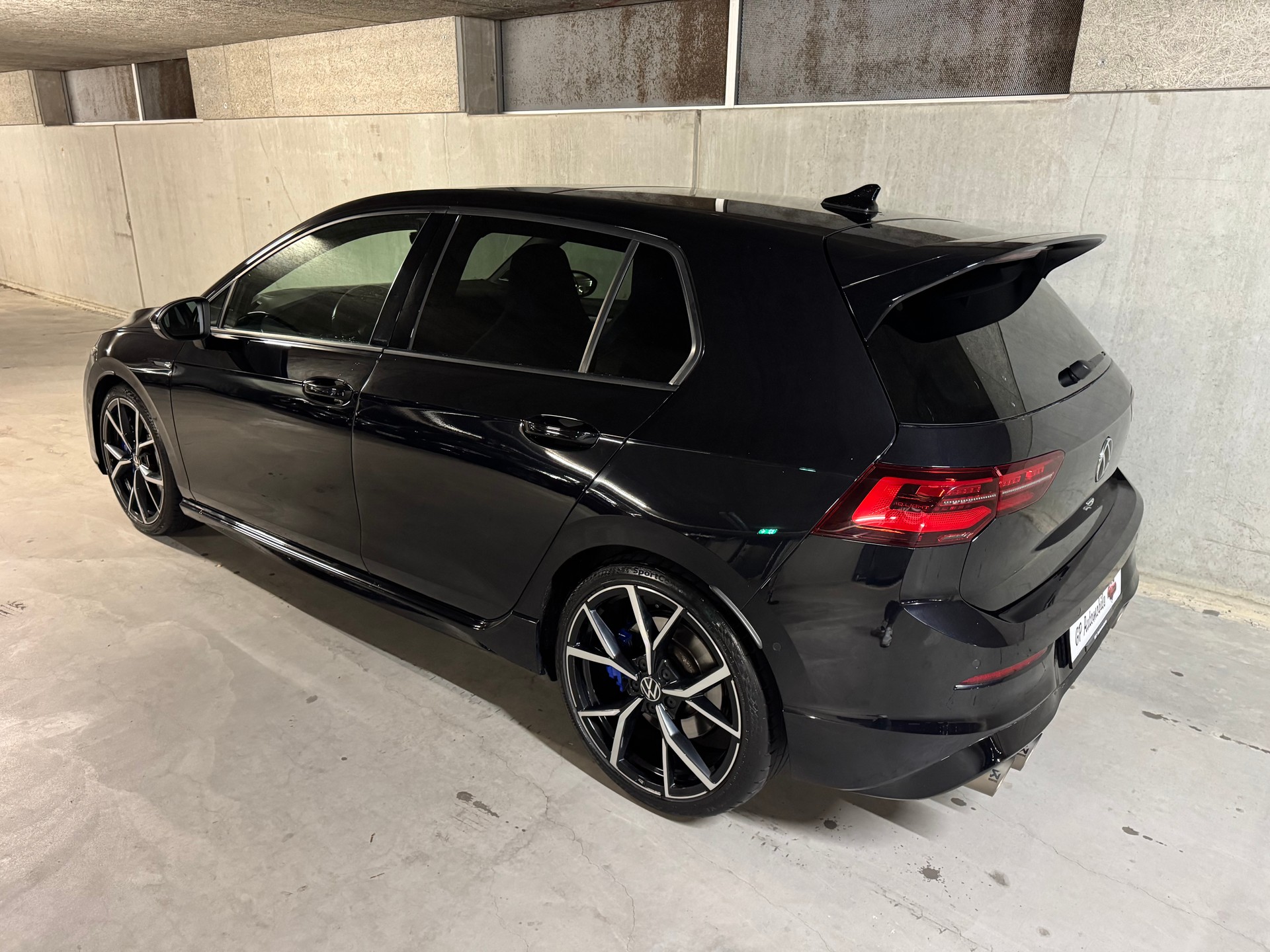 VW Golf 2.0 TSI R DSG 4Motion-showroom-element-2