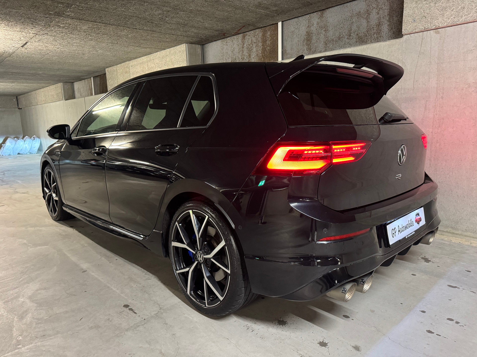 VW Golf 2.0 TSI R DSG 4Motion-image-14
