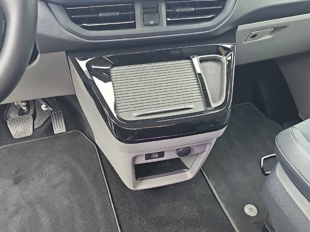 FORD Transit C Nugget 320 L1 2.0 EcoBlue 170 Active-image-6