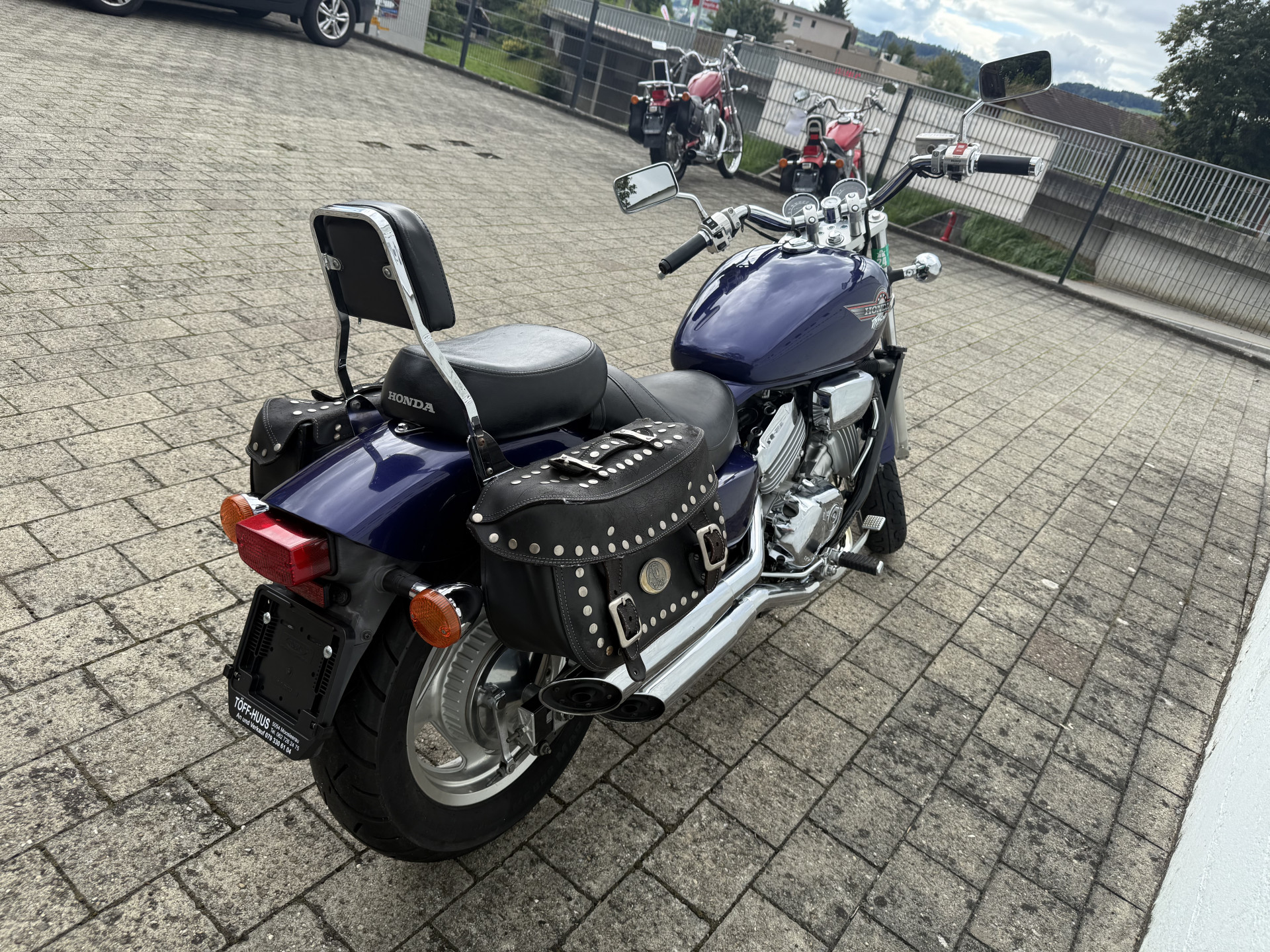 HONDA VF 750 C-image-3