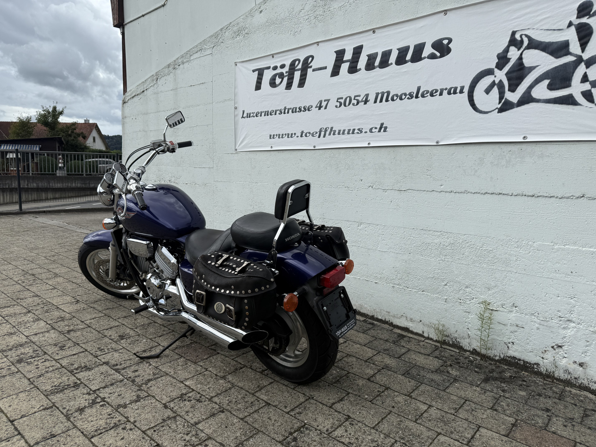 HONDA VF 750 C-image-2